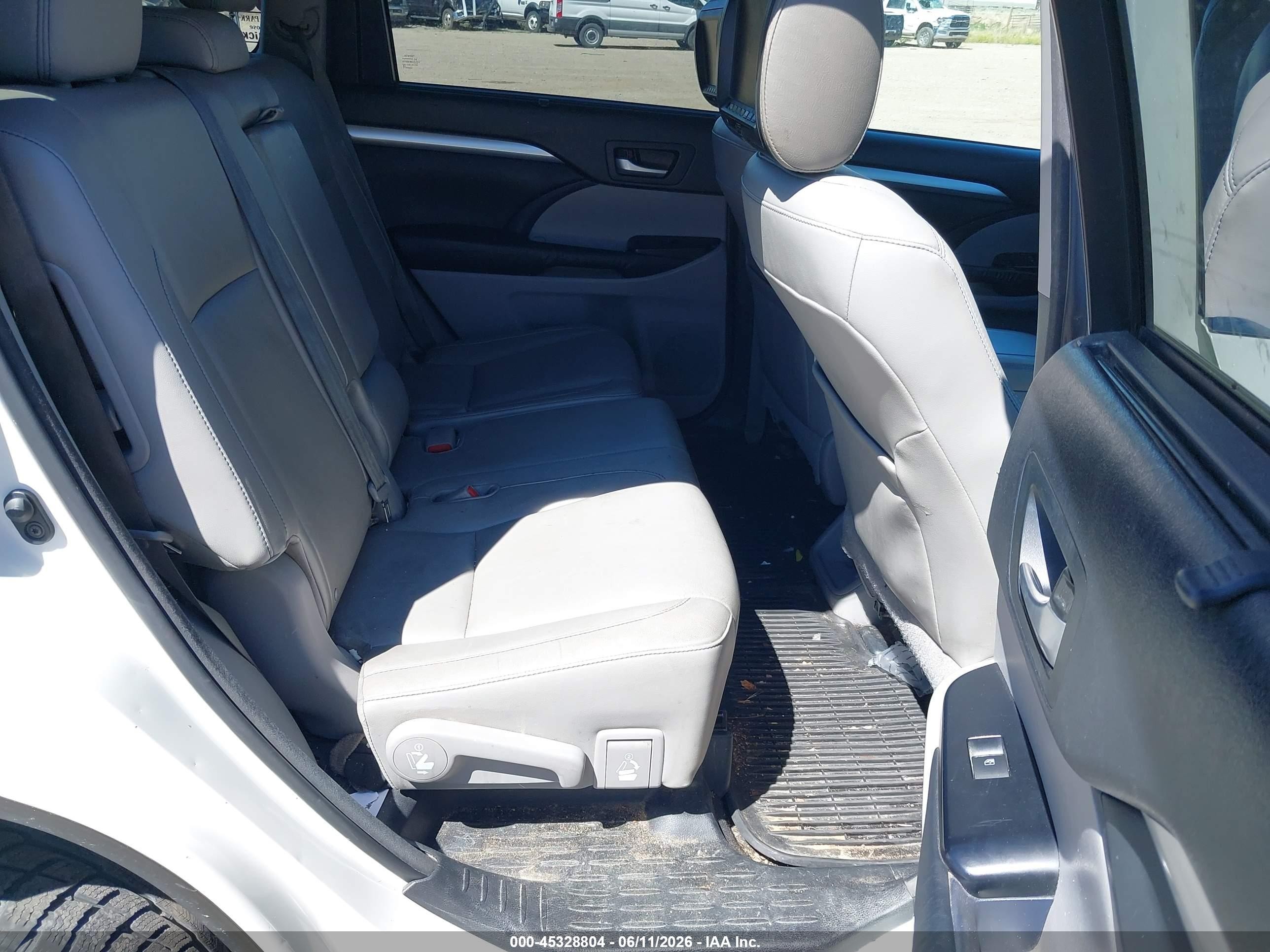 2015 Toyota Highlander Xle V6 White vin: 5TDJKRFHXFS094295
