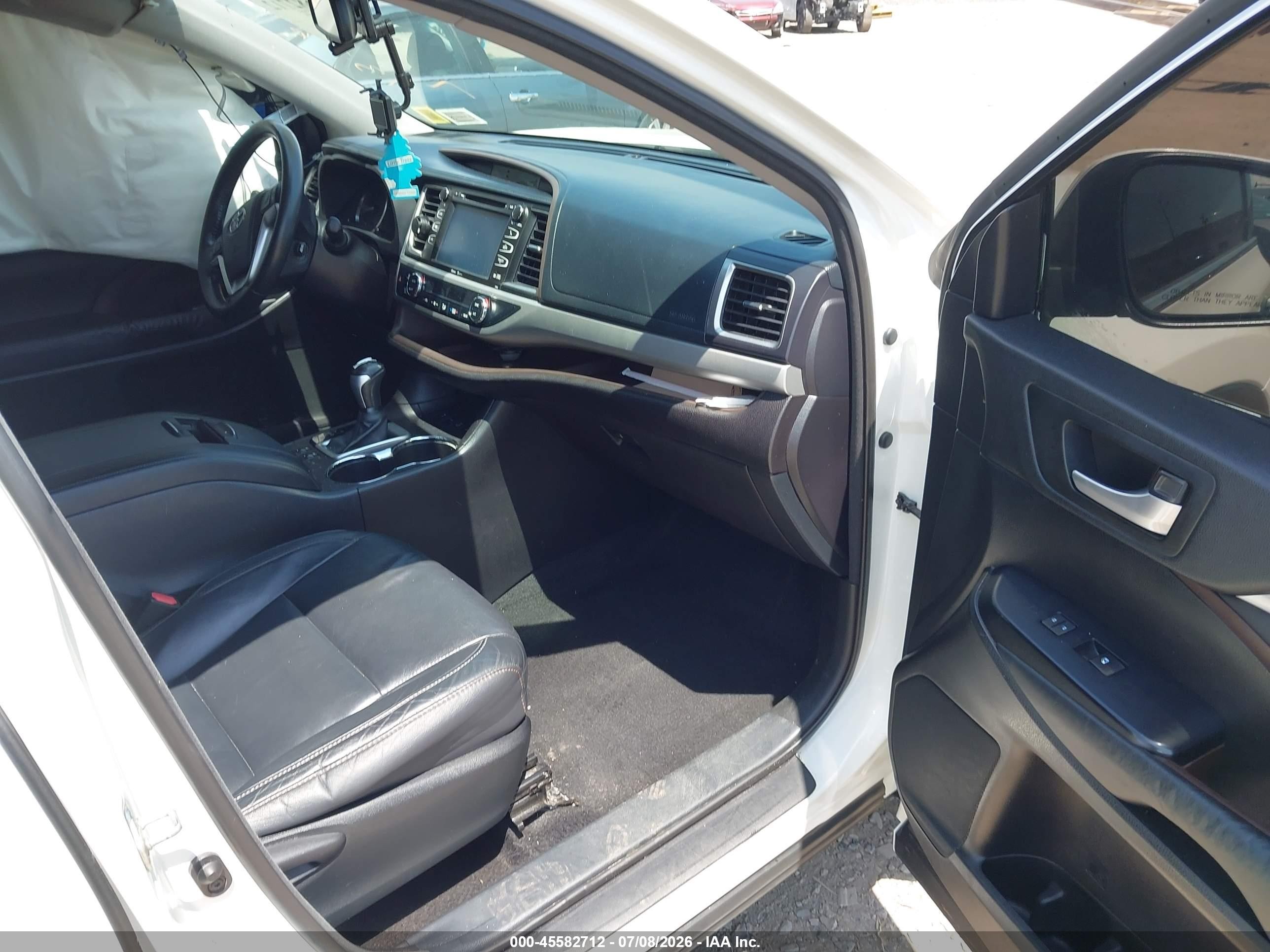 2015 Toyota Highlander Xle V6 White vin: 5TDJKRFHXFS094877