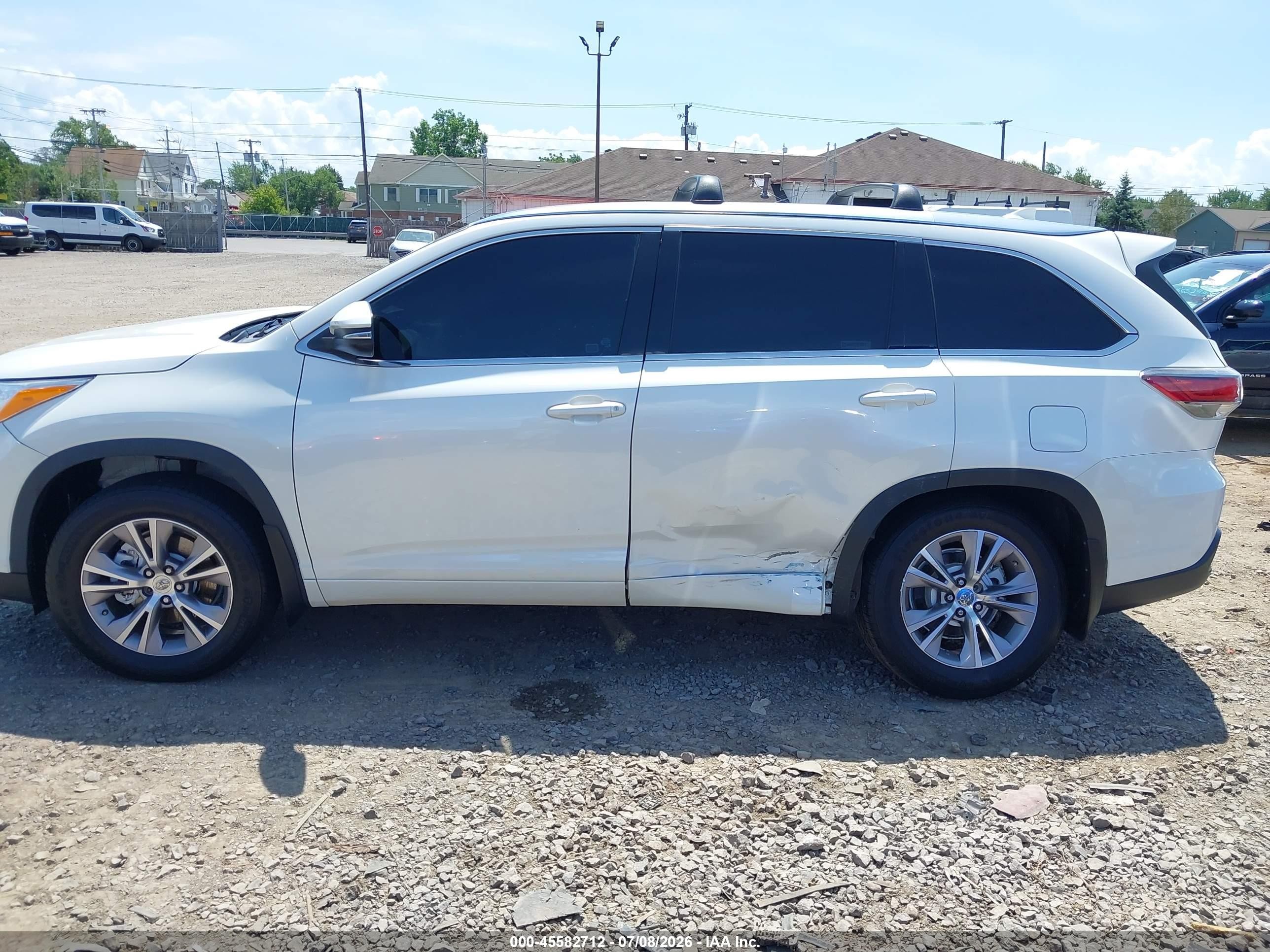 2015 Toyota Highlander Xle V6 White vin: 5TDJKRFHXFS094877