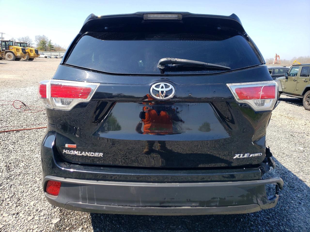 2015 Toyota Highlander Xle Черный vin: 5TDJKRFHXFS124167
