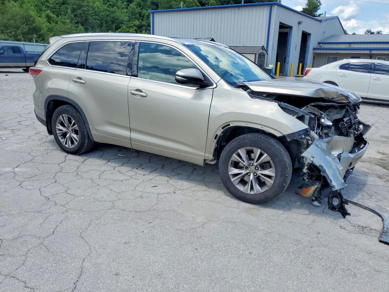 2015 Toyota Highlander Xle Silver vin: 5TDJKRFHXFS142975