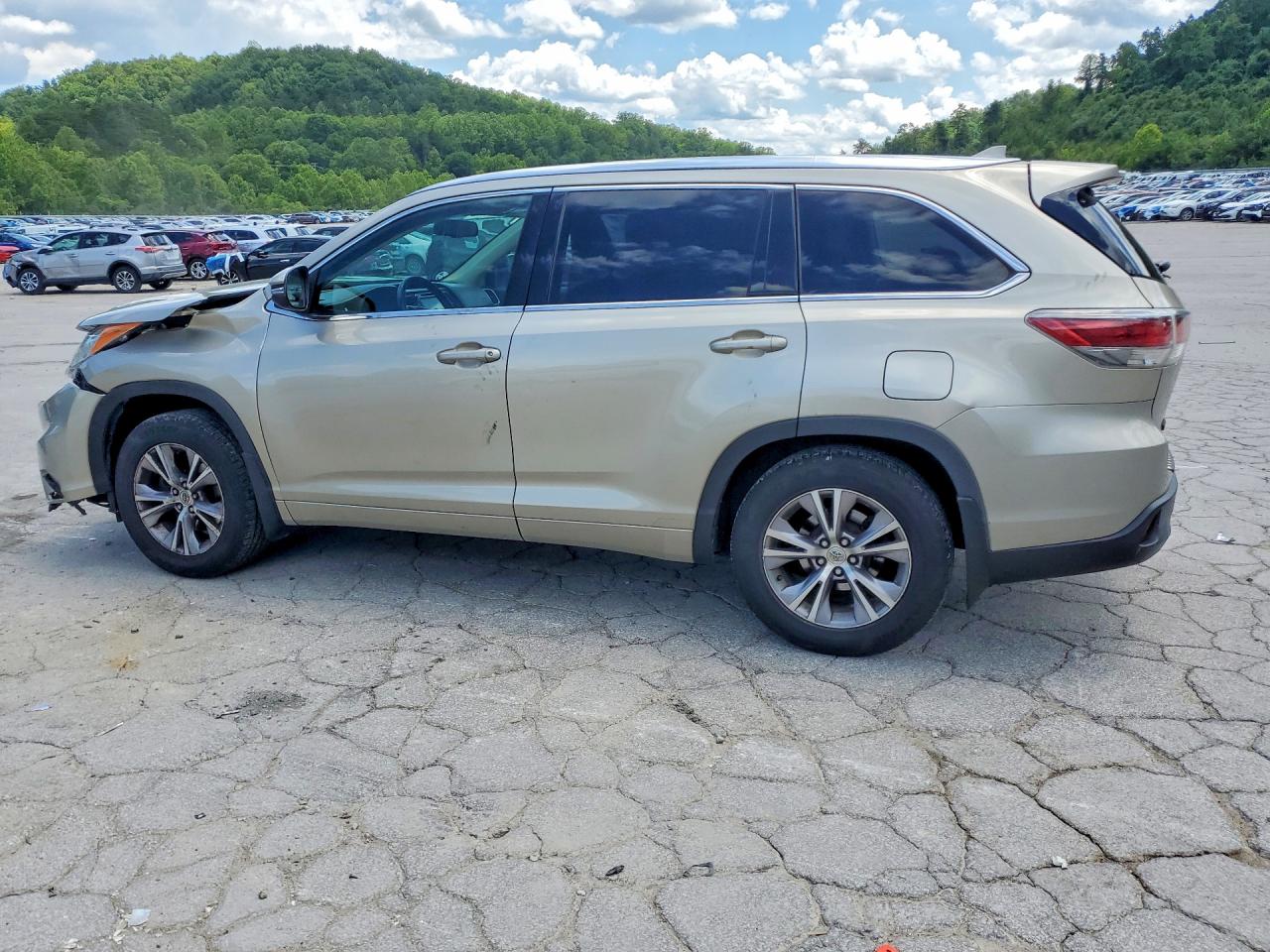 2015 Toyota Highlander Xle Silver vin: 5TDJKRFHXFS142975