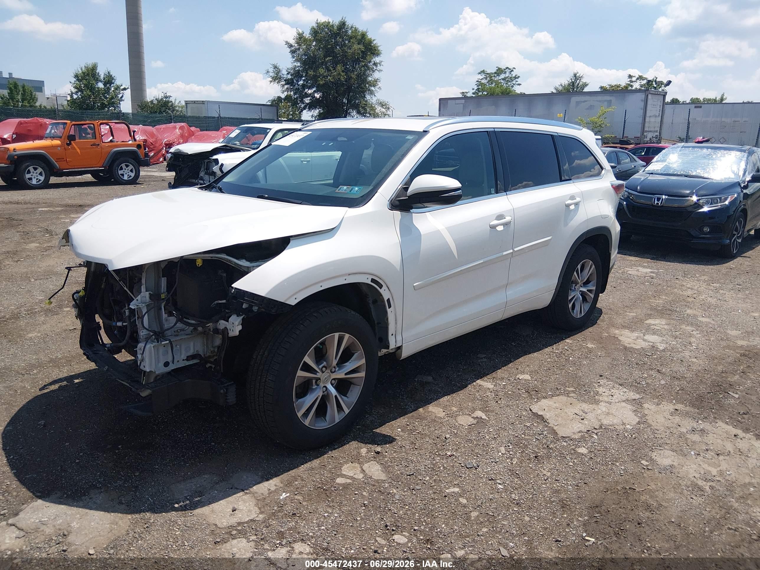 2015 Toyota Highlander Xle V6 White vin: 5TDJKRFHXFS144614