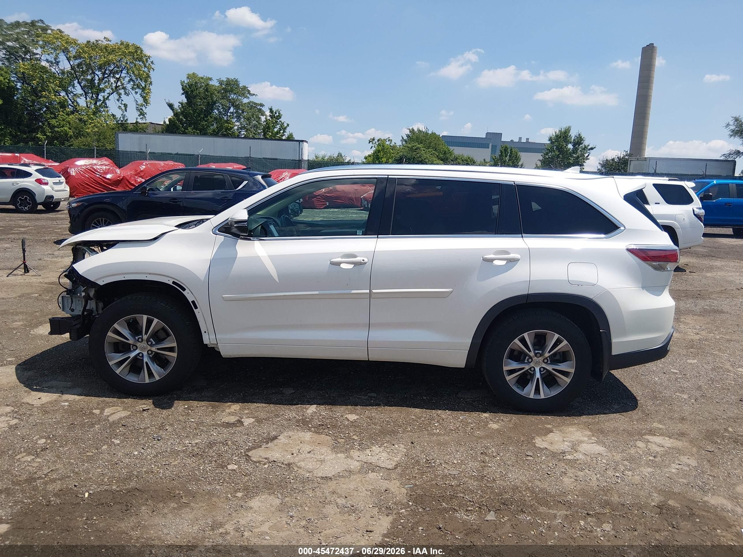 2015 Toyota Highlander Xle V6 White vin: 5TDJKRFHXFS144614