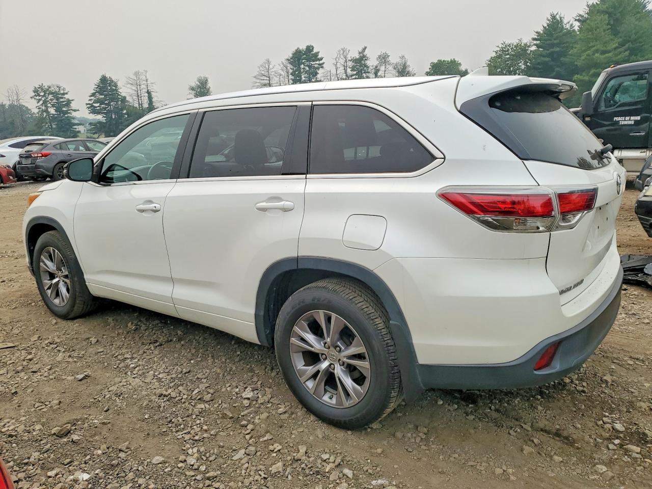 2015 Toyota Highlander Xle White vin: 5TDJKRFHXFS150476