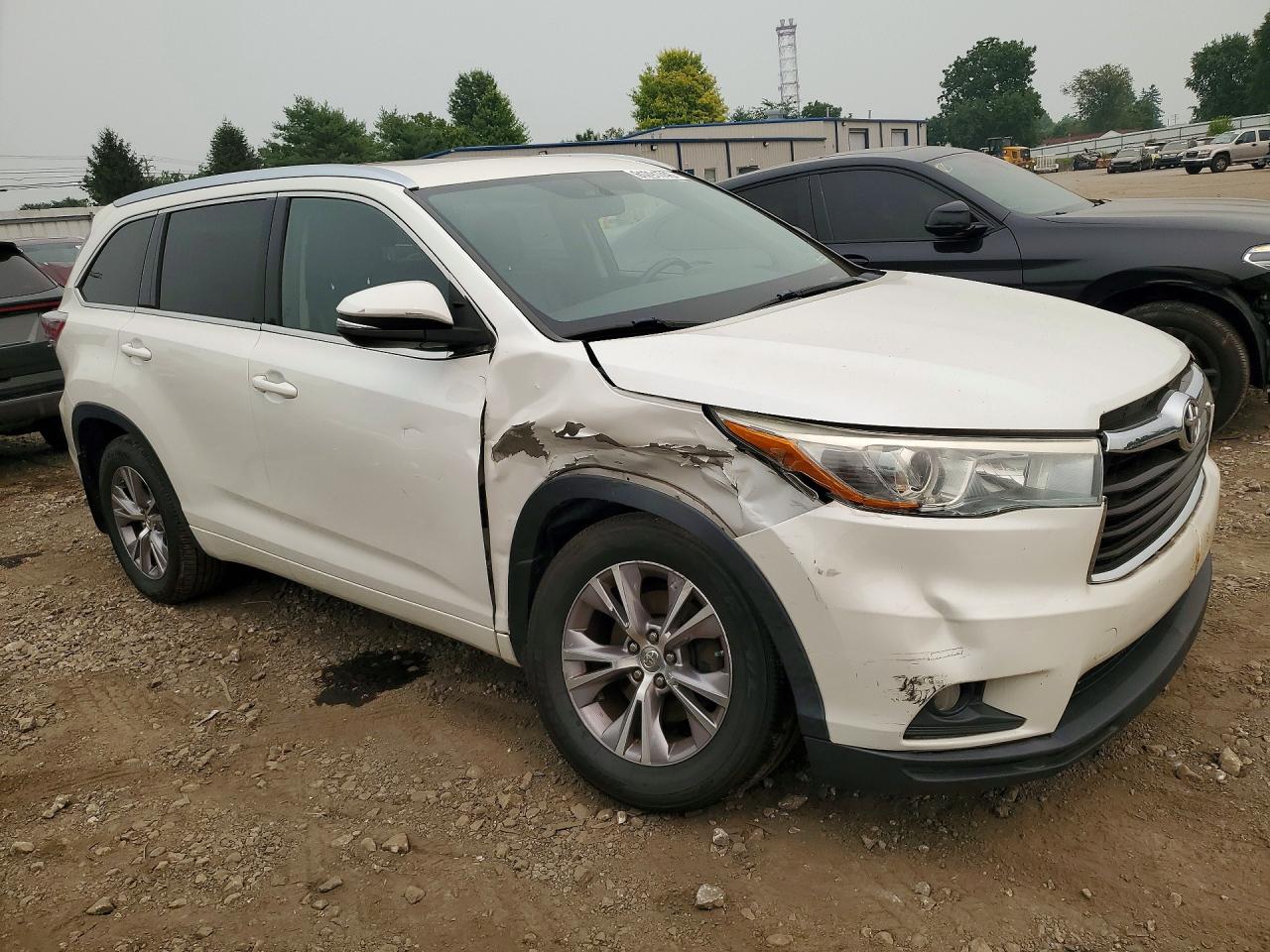 2015 Toyota Highlander Xle White vin: 5TDJKRFHXFS150476