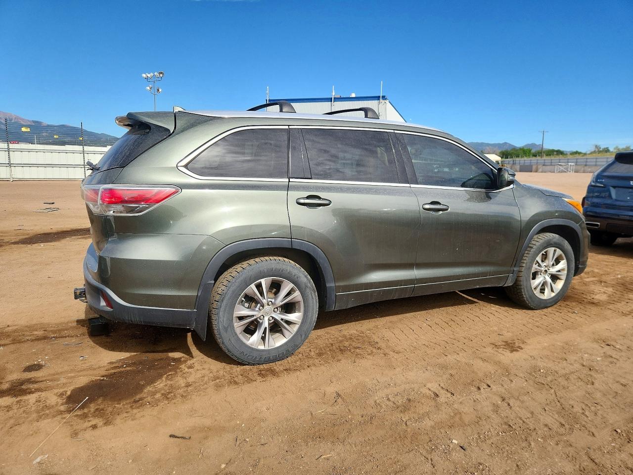 2015 Toyota Highlander Xle Зеленый vin: 5TDJKRFHXFS152079