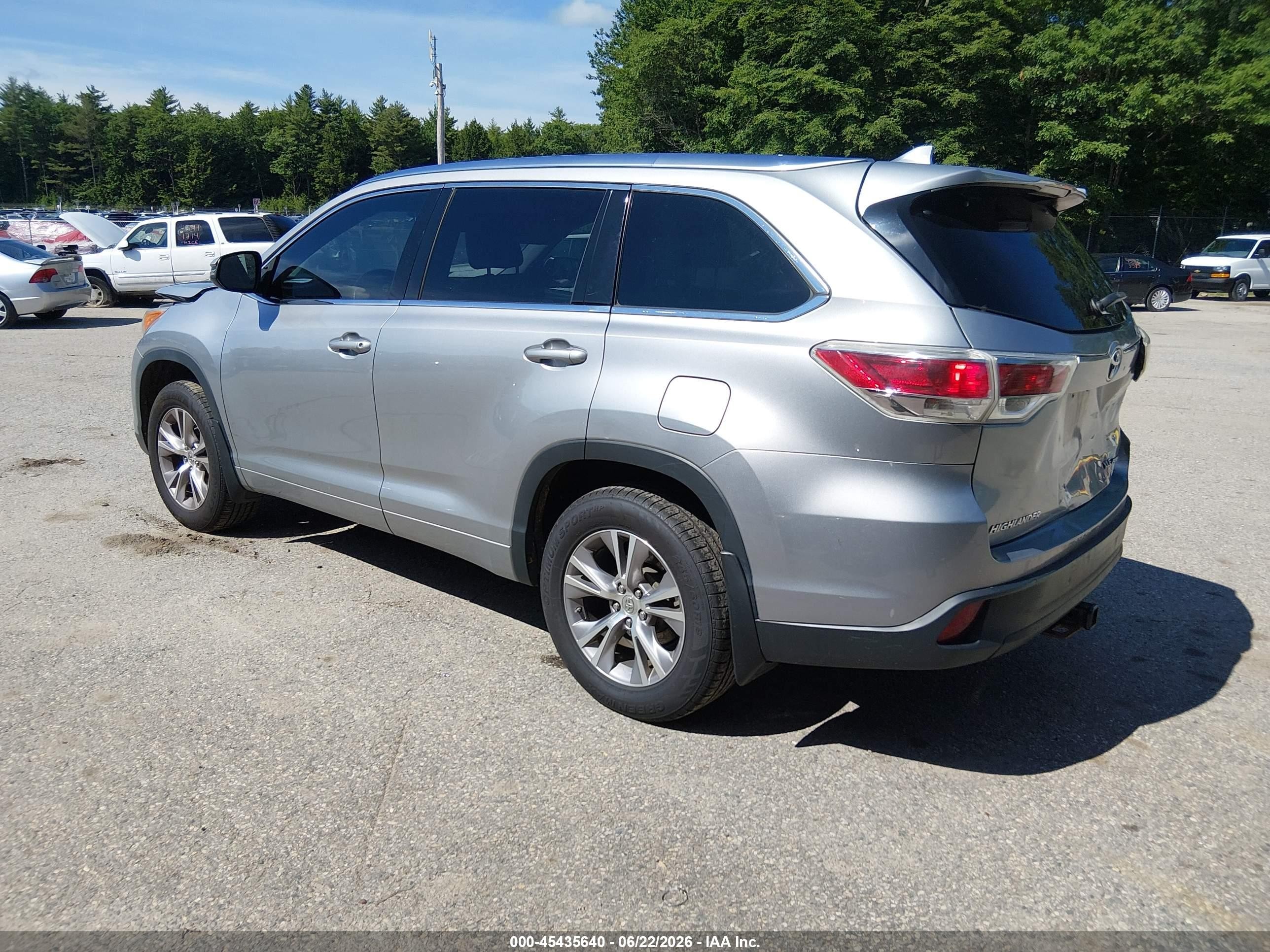 2015 Toyota Highlander Xle V6 Silver vin: 5TDJKRFHXFS158139