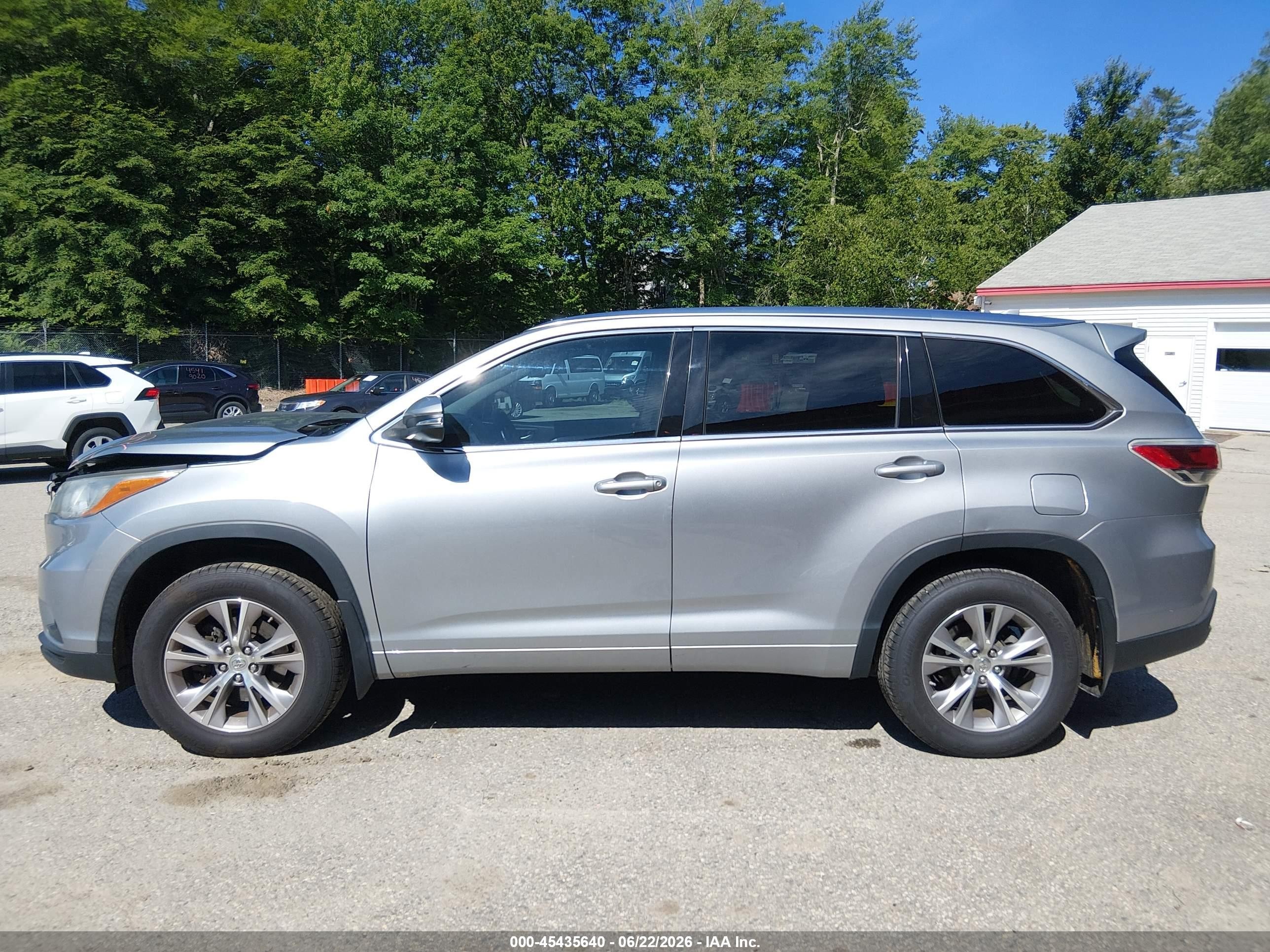 2015 Toyota Highlander Xle V6 Silver vin: 5TDJKRFHXFS158139