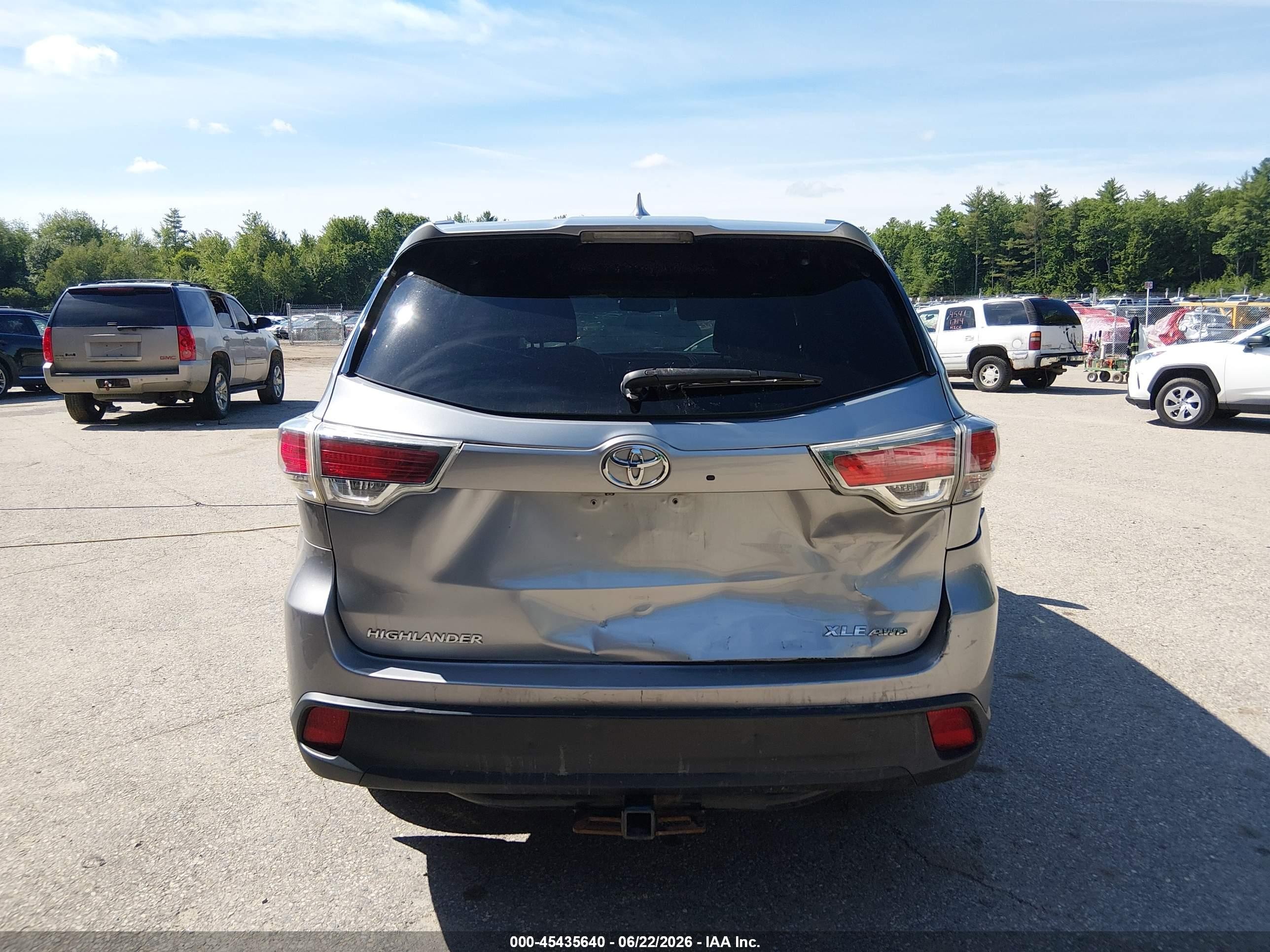 2015 Toyota Highlander Xle V6 Silver vin: 5TDJKRFHXFS158139