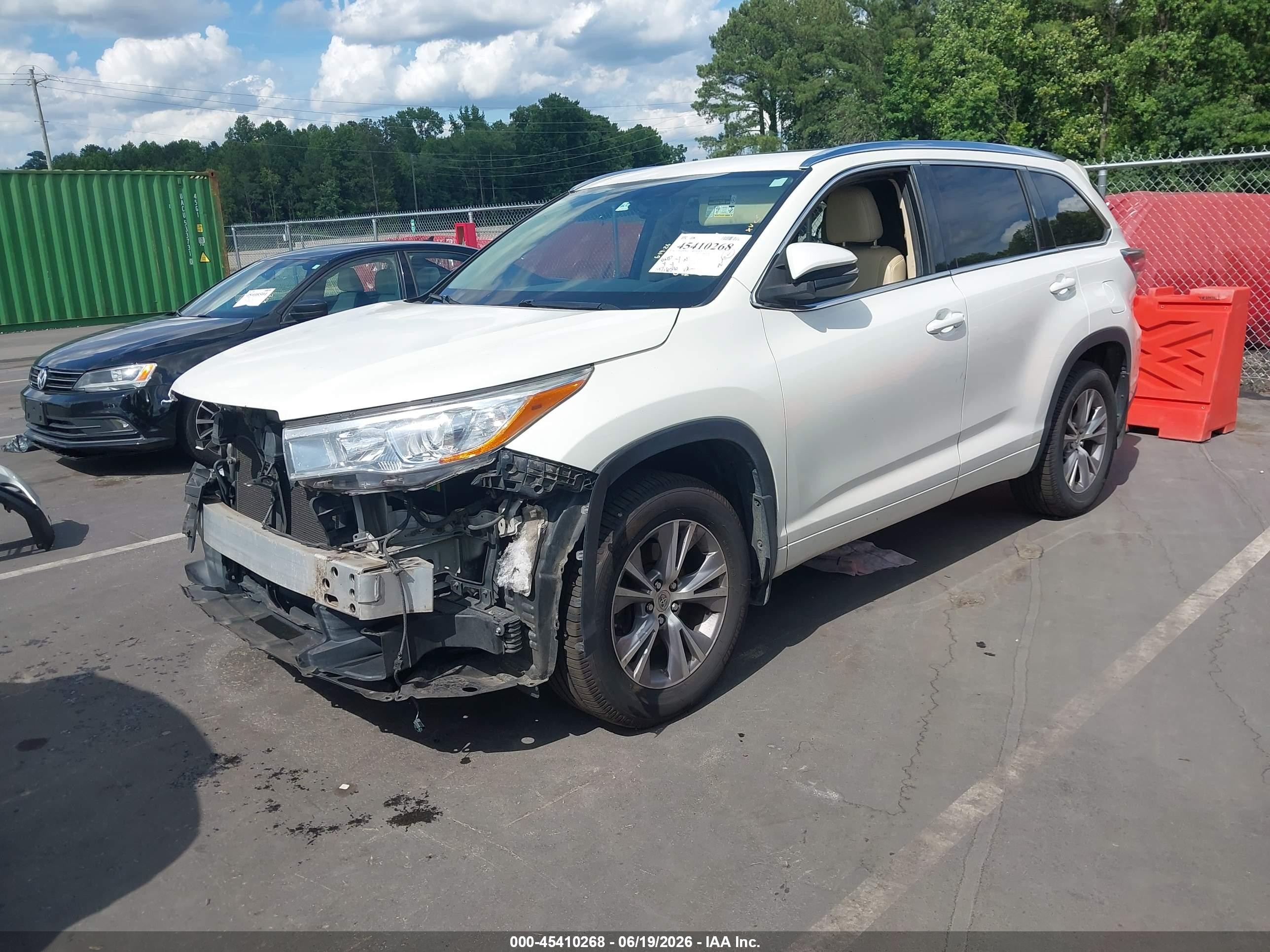 2015 Toyota Highlander Xle V6 White vin: 5TDJKRFHXFS167097