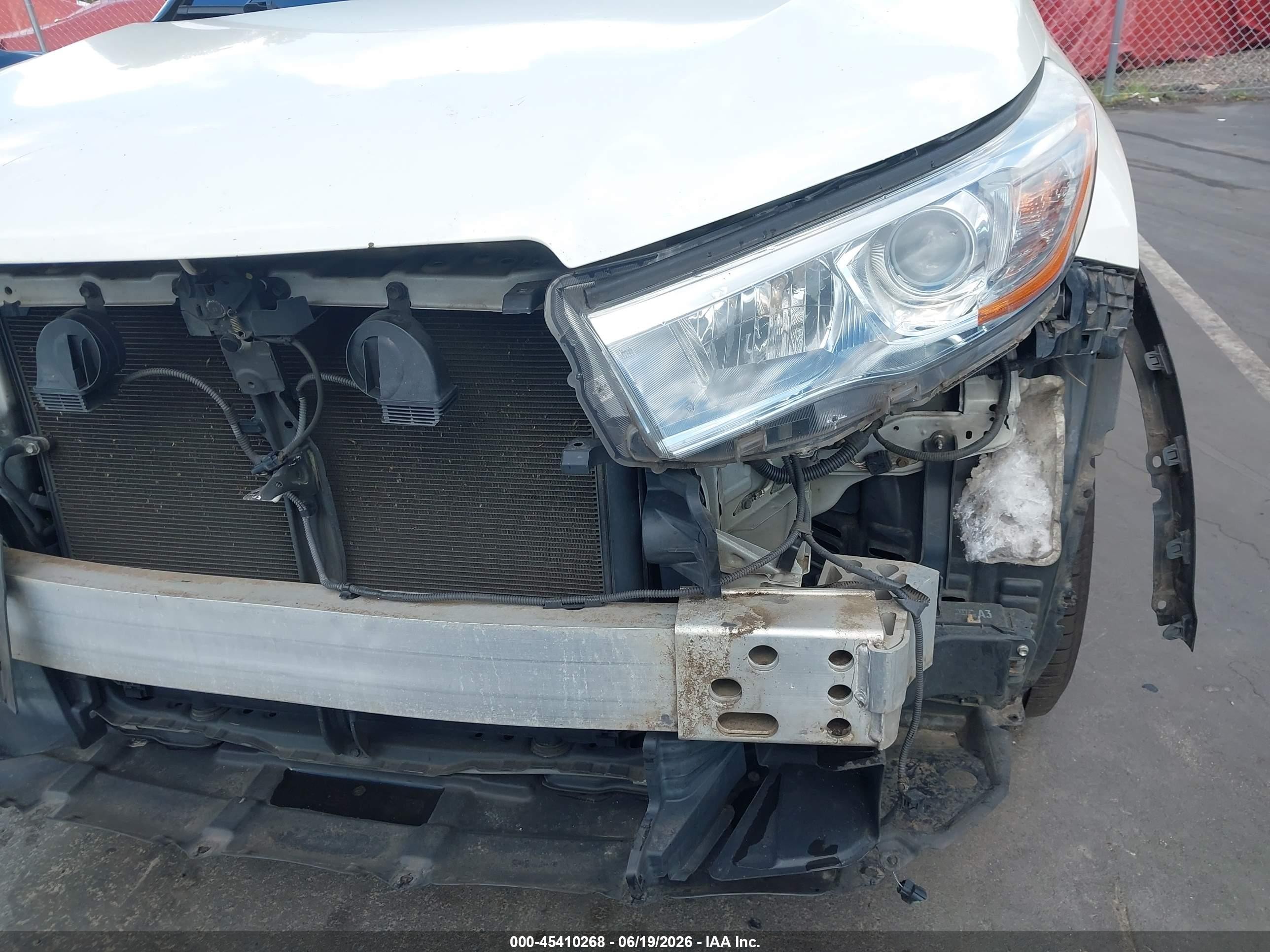 2015 Toyota Highlander Xle V6 White vin: 5TDJKRFHXFS167097