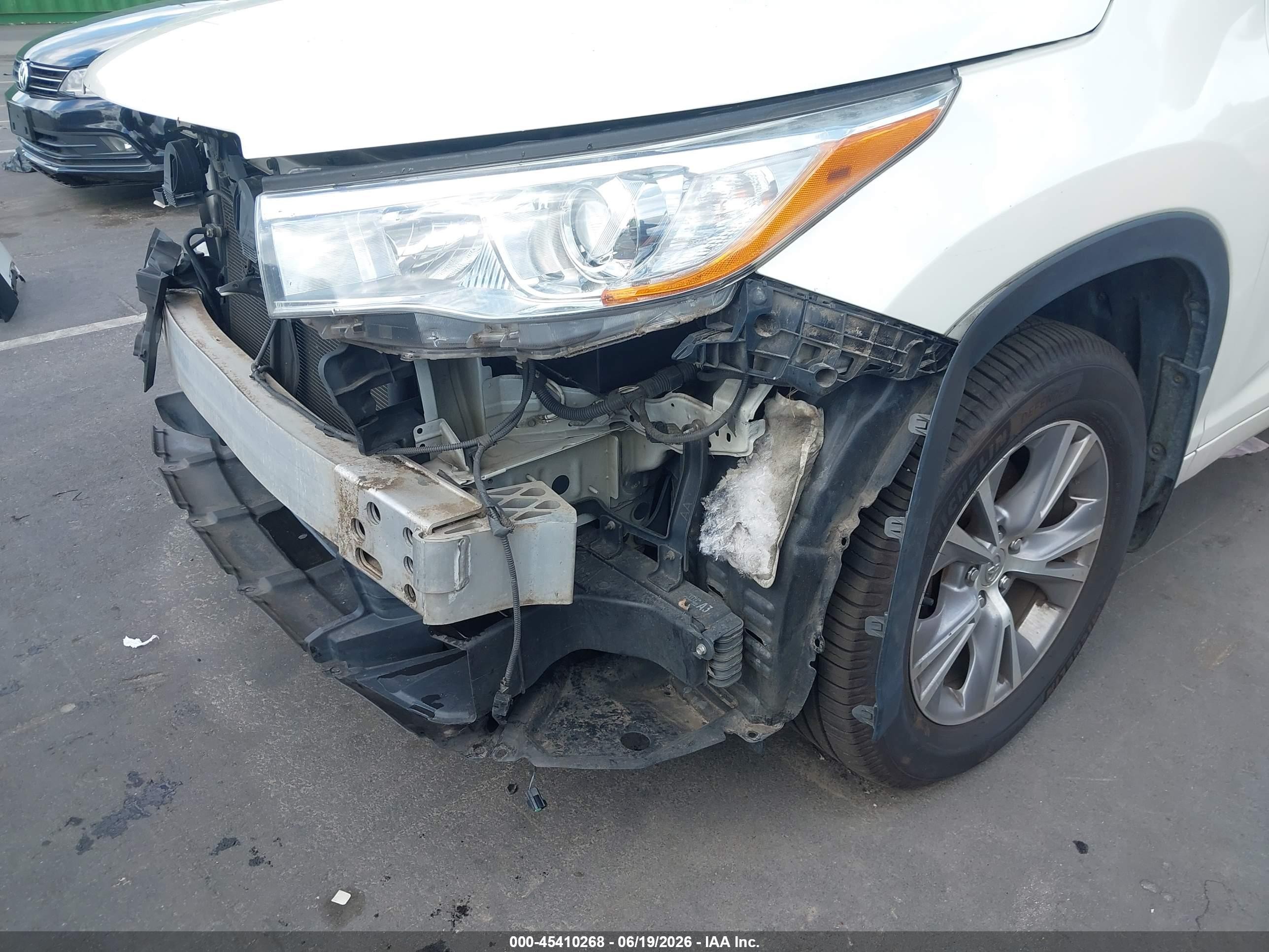 2015 Toyota Highlander Xle V6 White vin: 5TDJKRFHXFS167097