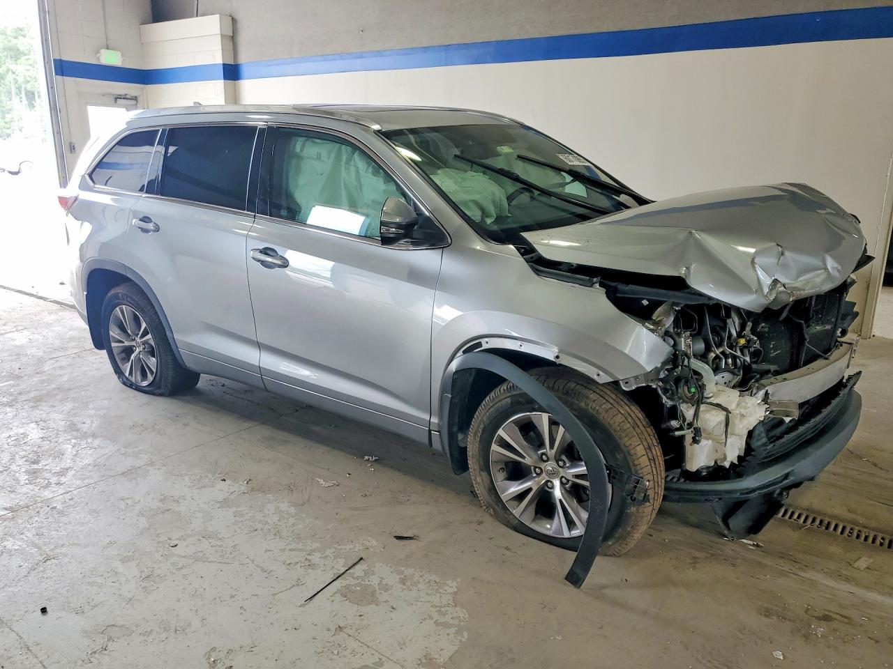 2015 Toyota Highlander Xle Silver vin: 5TDJKRFHXFS191996