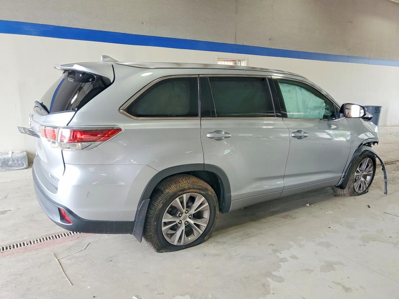 2015 Toyota Highlander Xle Silver vin: 5TDJKRFHXFS191996