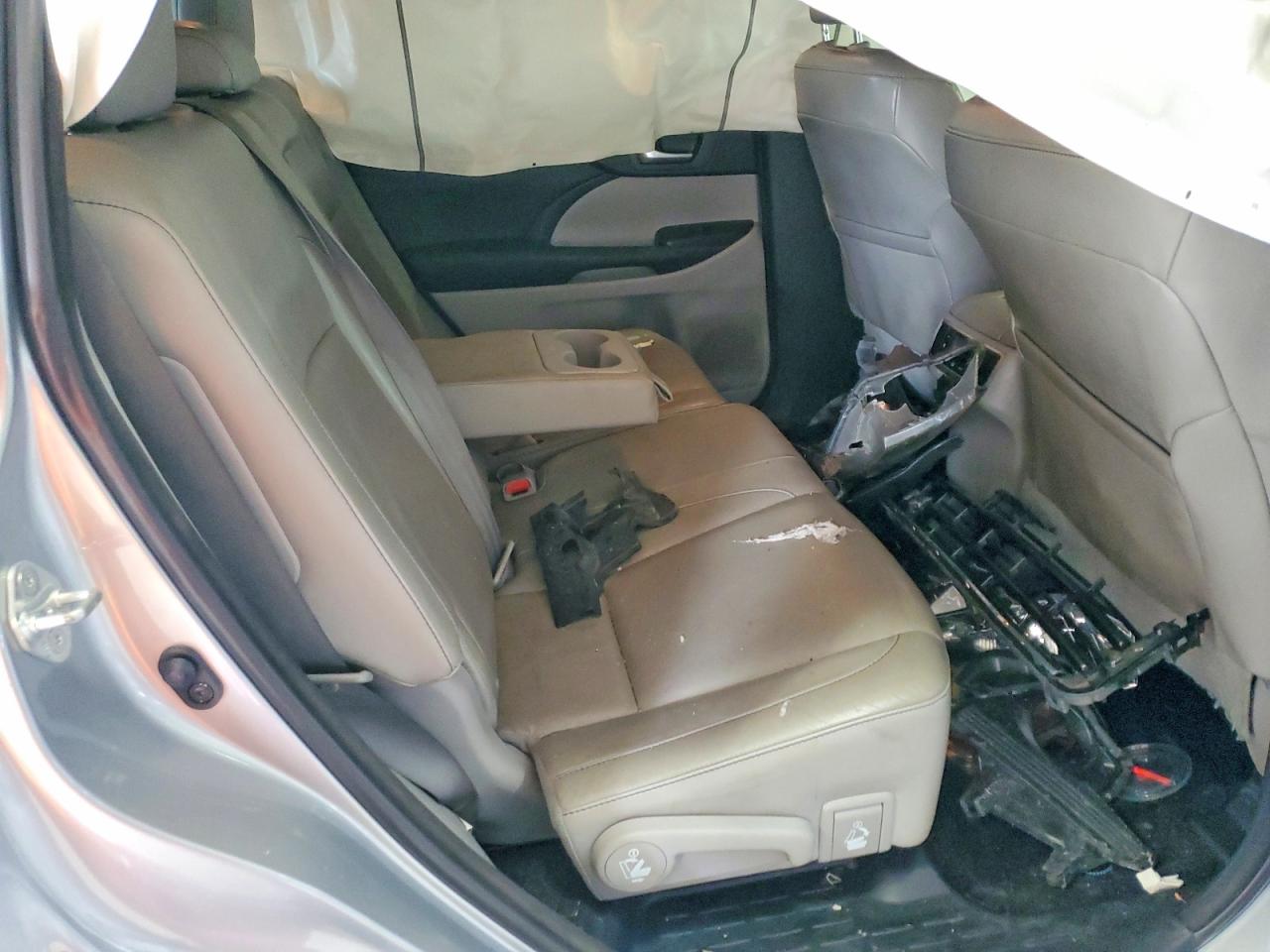 2015 Toyota Highlander Xle Silver vin: 5TDJKRFHXFS191996