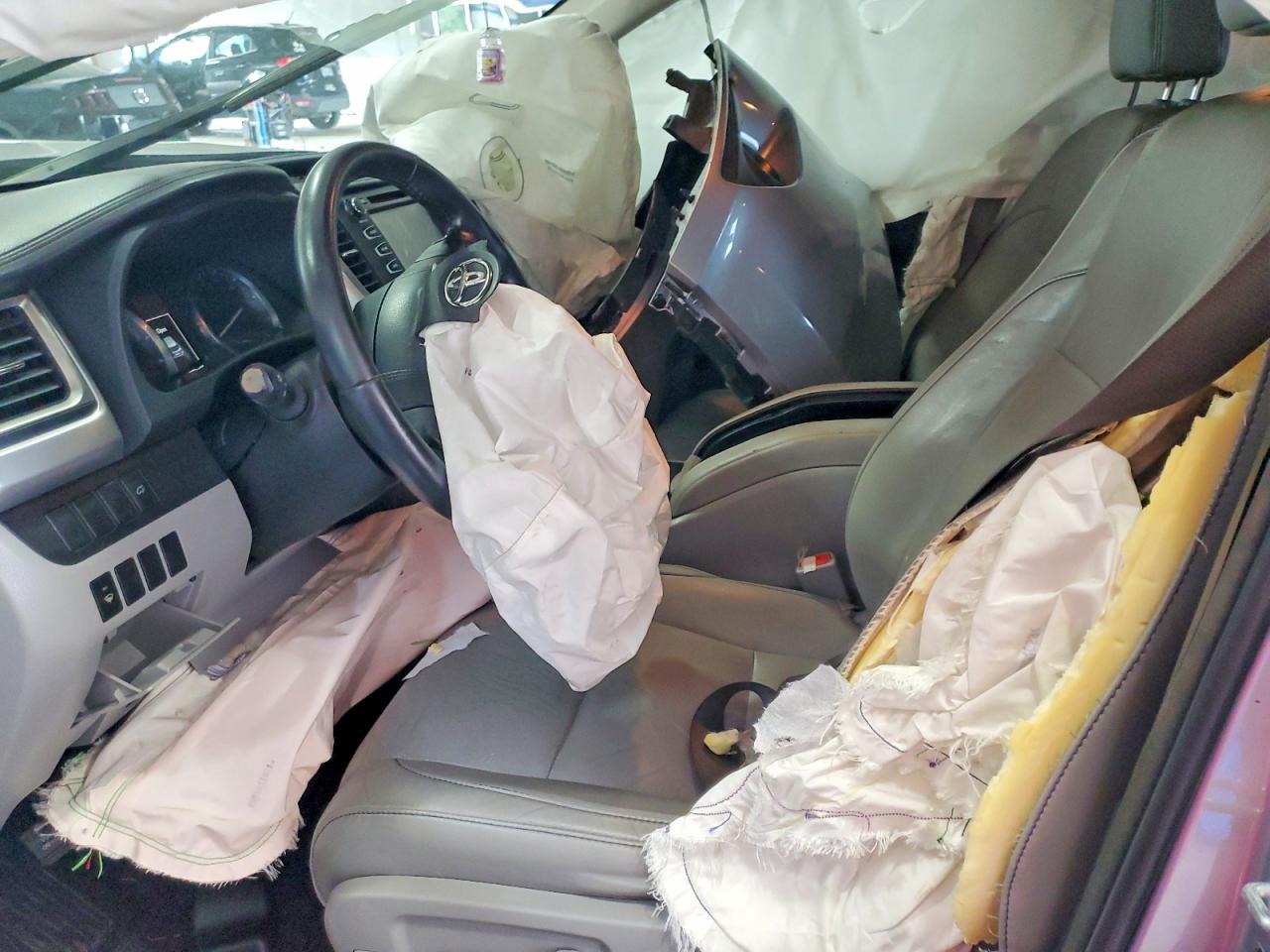 2015 Toyota Highlander Xle Silver vin: 5TDJKRFHXFS191996