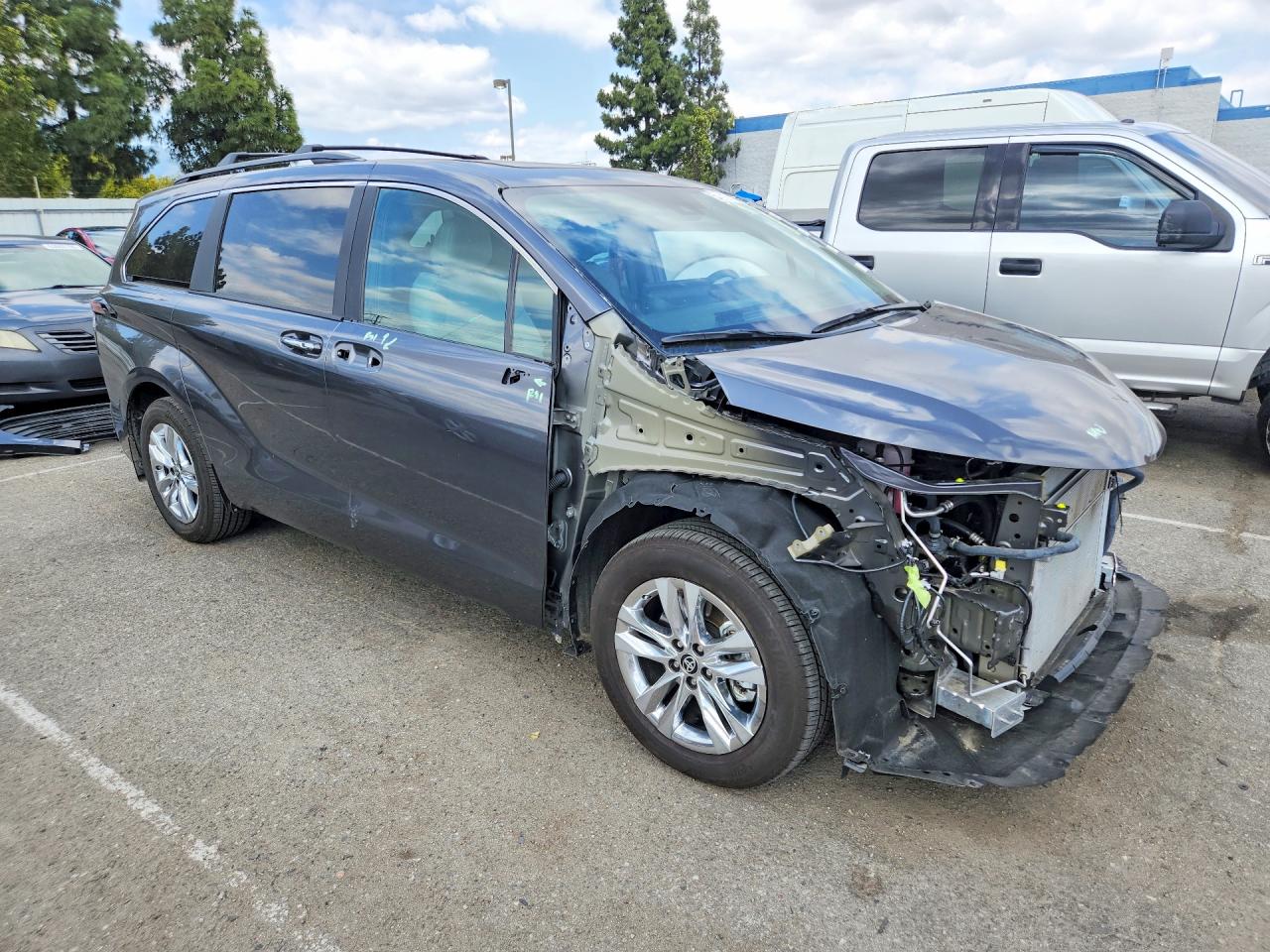 2025 Toyota Sienna Xle 7-passenger Угольный vin: 5TDJRKEC1SS263784