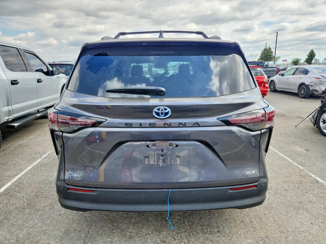 2025 Toyota Sienna Xle 7-passenger Угольный vin: 5TDJRKEC1SS263784