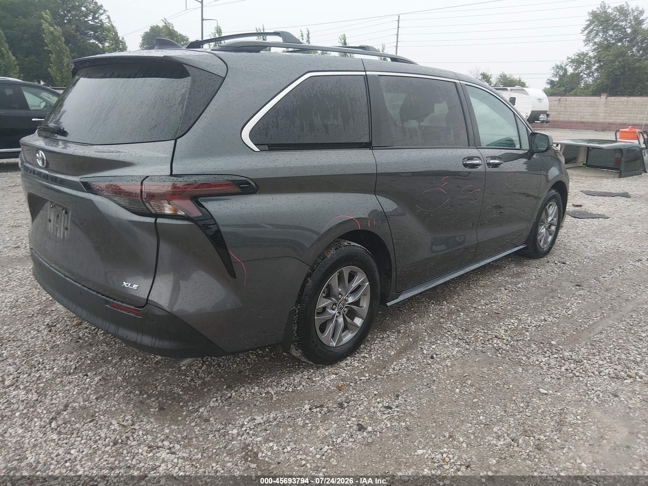2025 Toyota Sienna Xle Black vin: 5TDJRKEC2SS248100