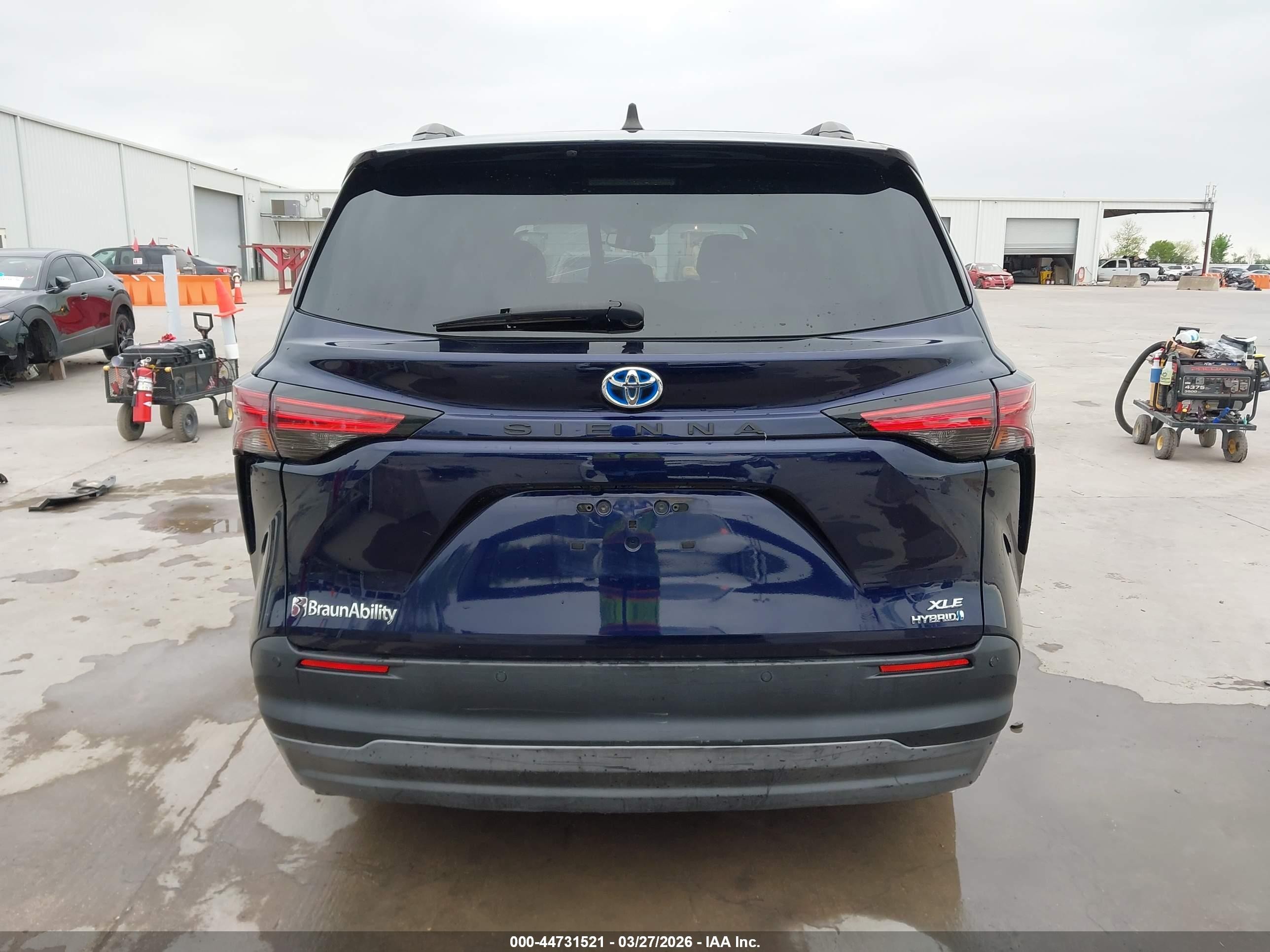 2021 Toyota Sienna Xle Blue vin: 5TDJRKEC5MS044538