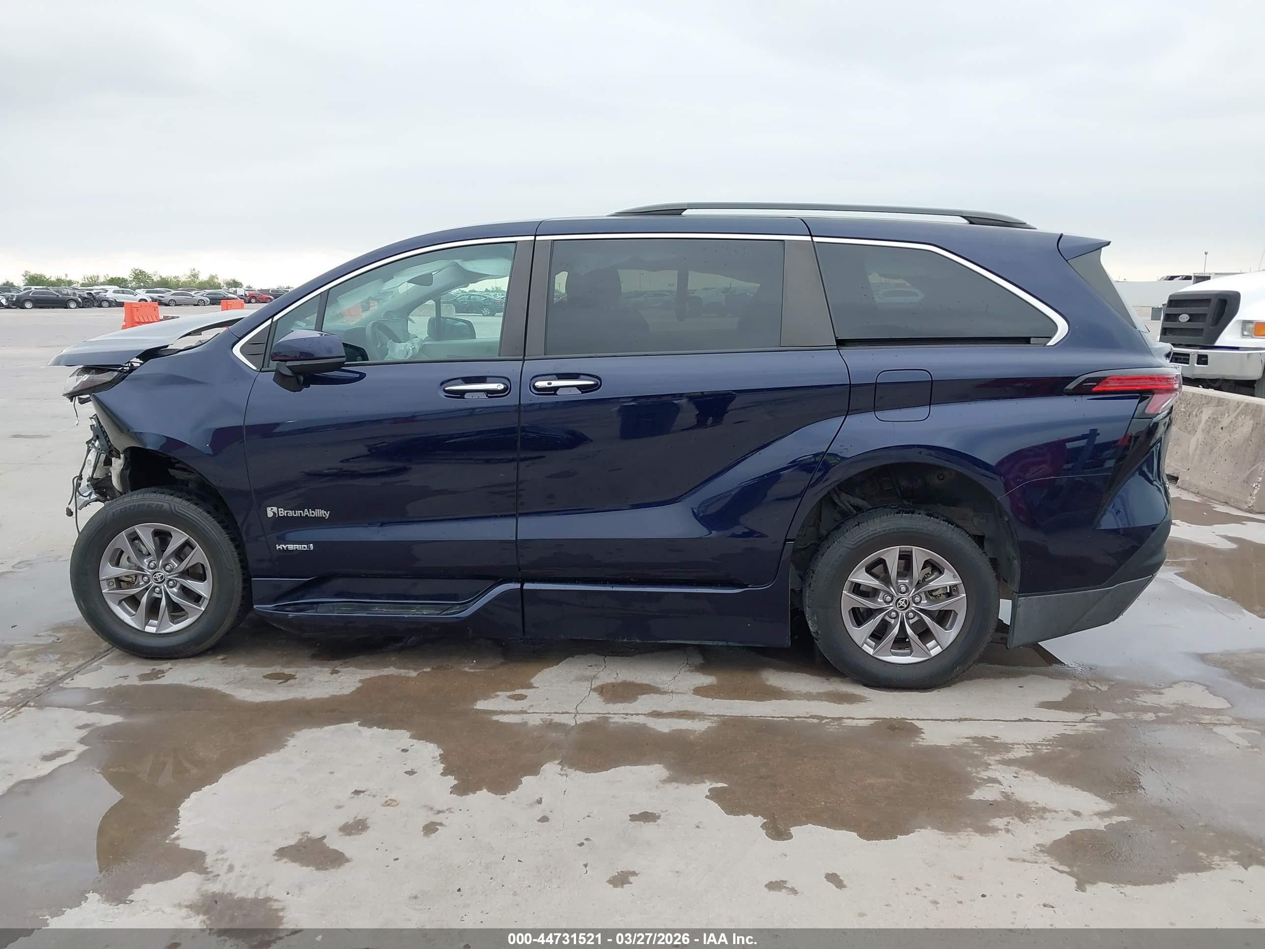 2021 Toyota Sienna Xle Blue vin: 5TDJRKEC5MS044538