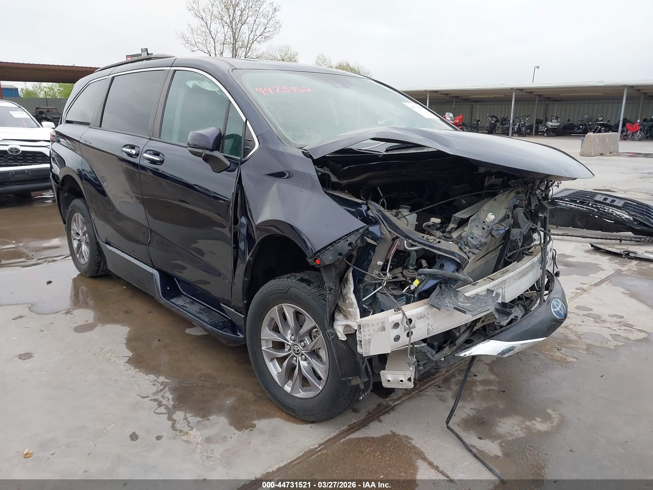 2021 Toyota Sienna Xle Blue vin: 5TDJRKEC5MS044538