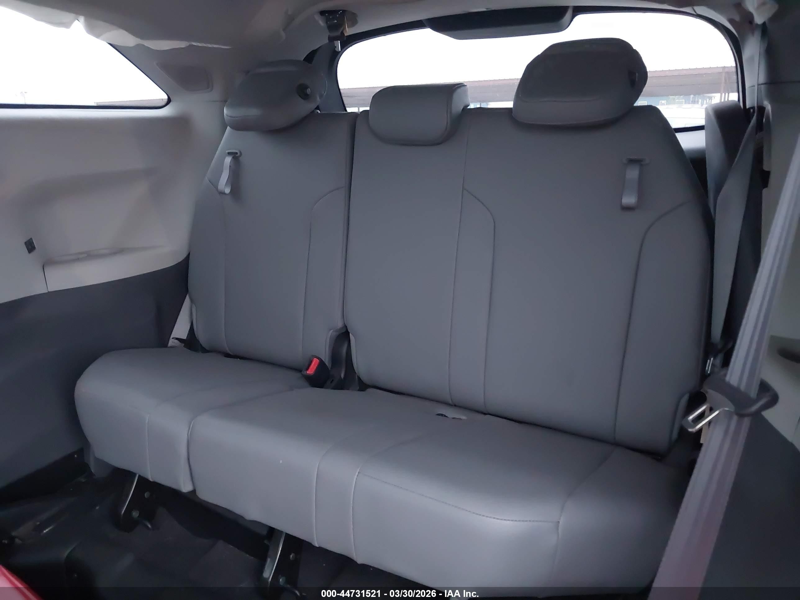 2021 Toyota Sienna Xle Blue vin: 5TDJRKEC5MS044538