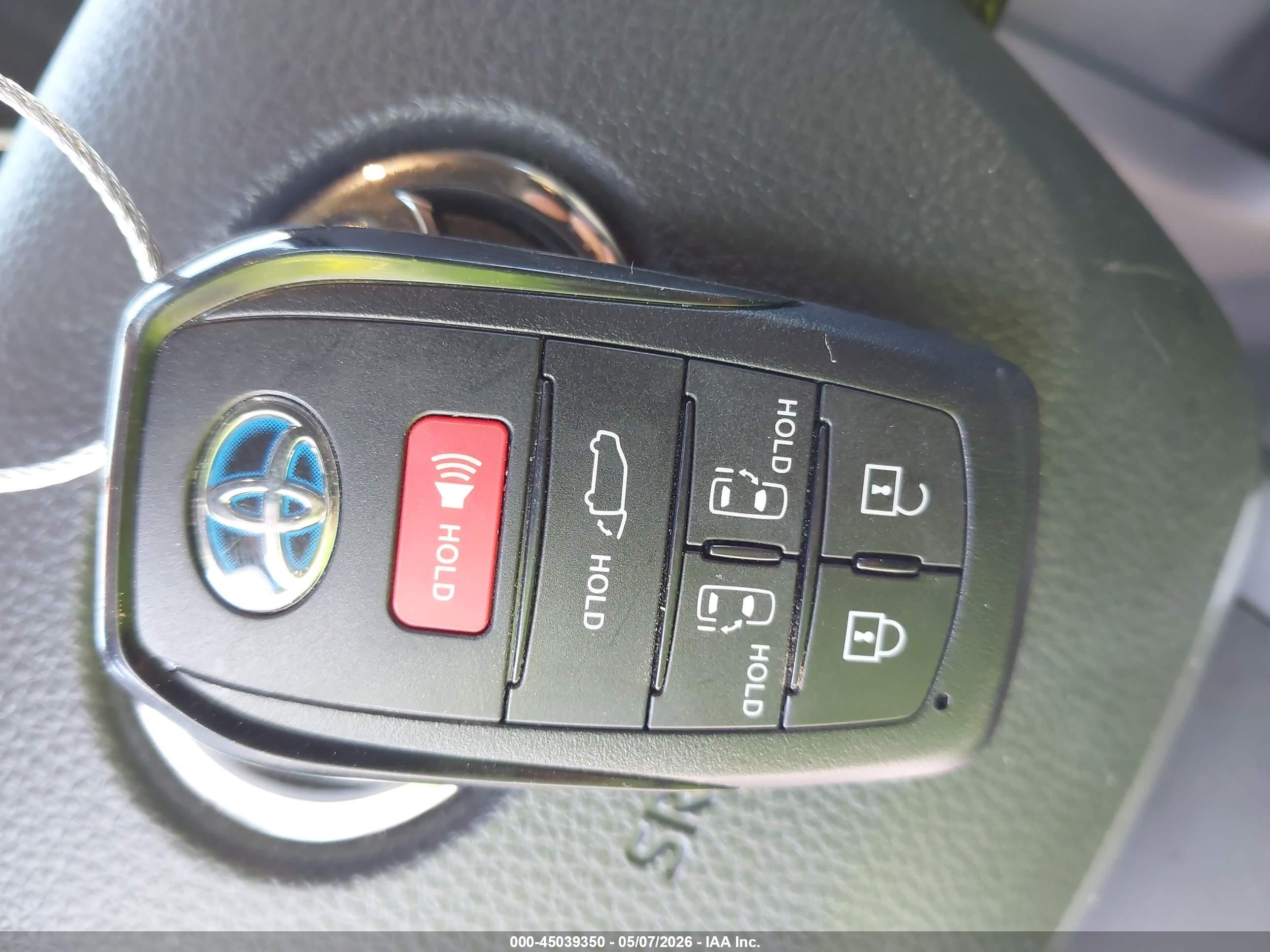 2021 Toyota Sienna Xle White vin: 5TDJRKEC7MS055900
