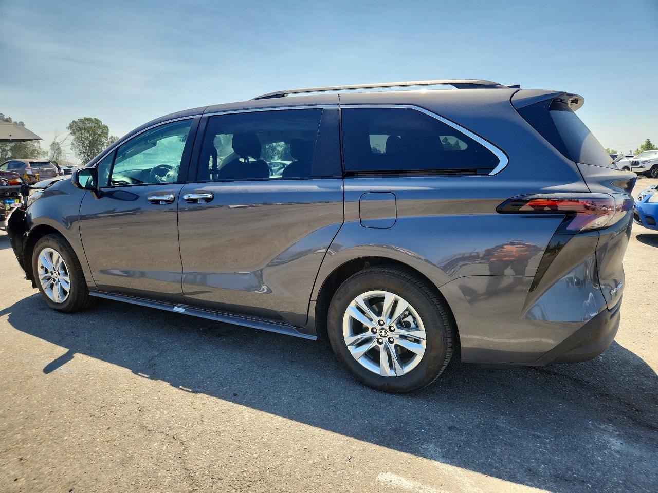 2025 Toyota Sienna Xle 7-passenger Gray vin: 5TDJSKFC4SS201265