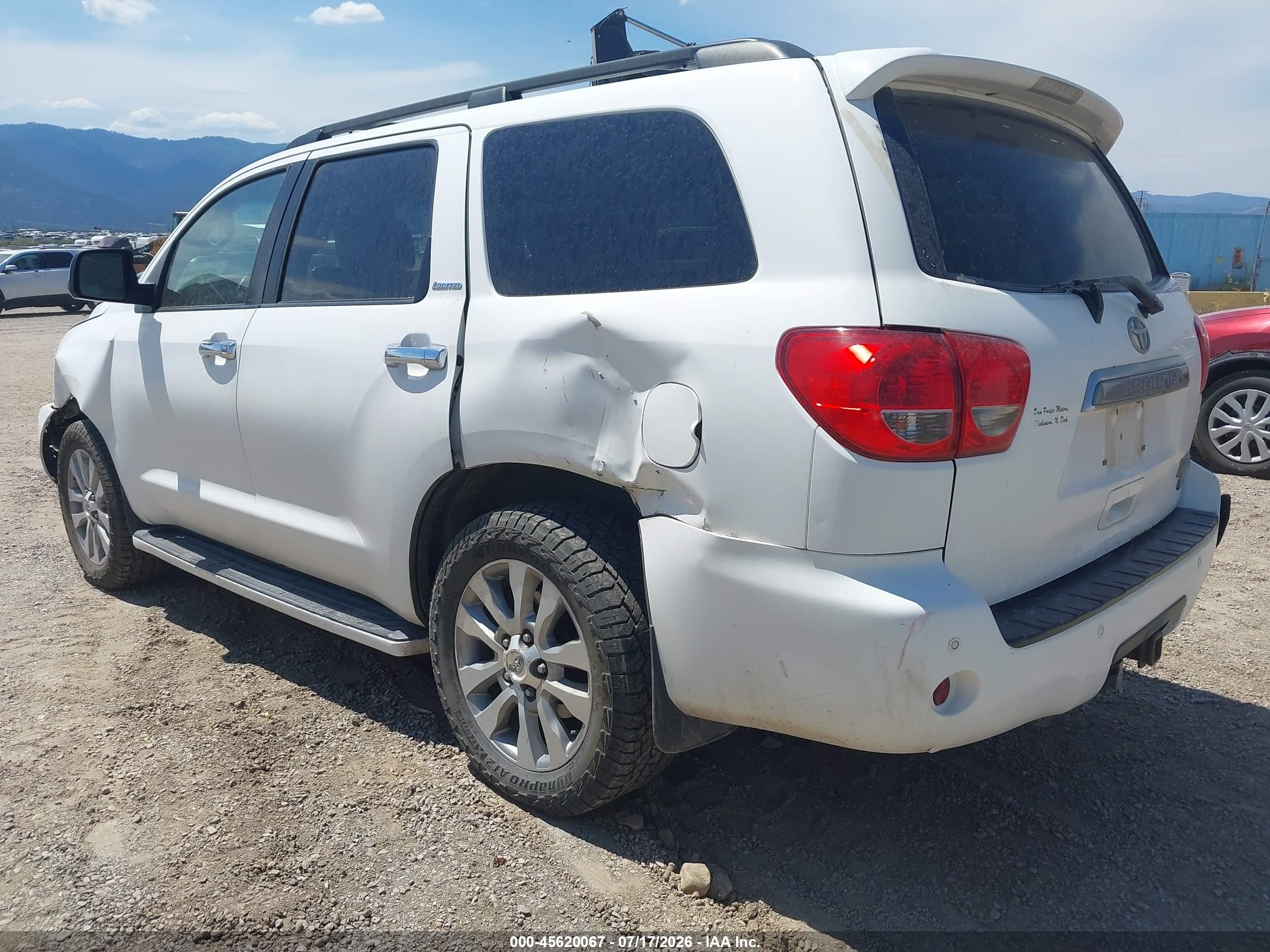 2011 Toyota Sequoia Limited 5.7l V8 White vin: 5TDJW5G16BS050402