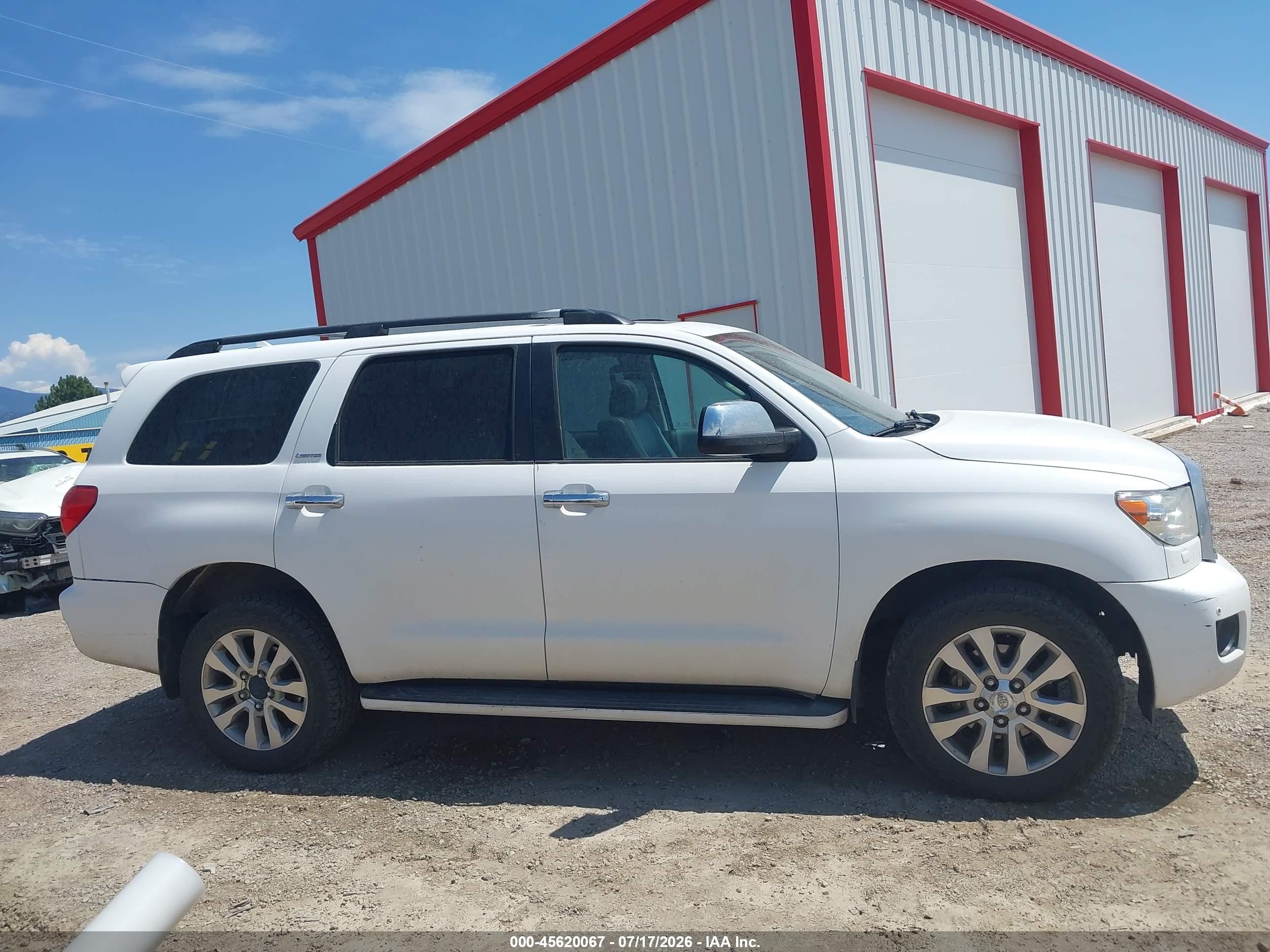 2011 Toyota Sequoia Limited 5.7l V8 White vin: 5TDJW5G16BS050402
