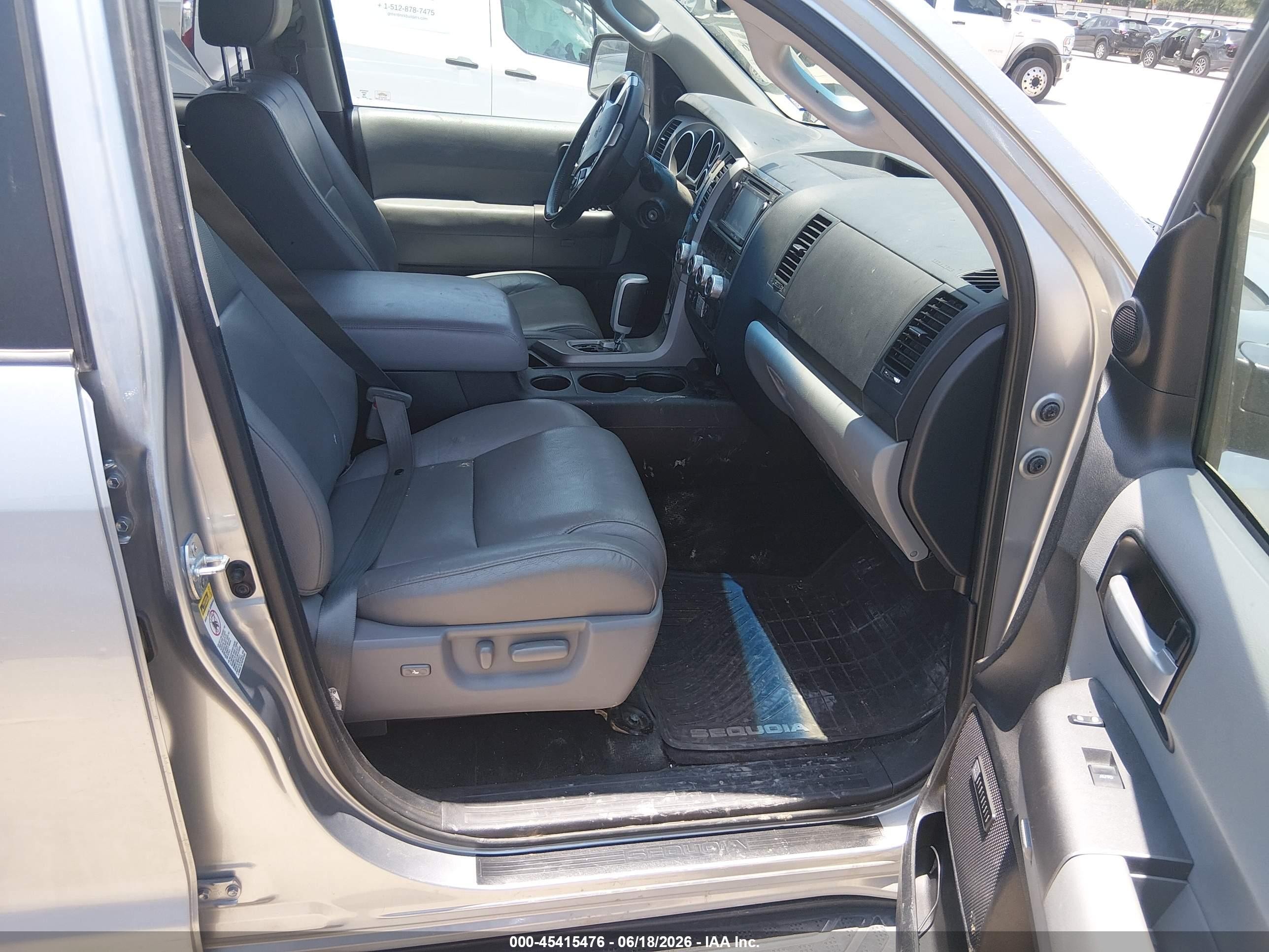 2014 Toyota Sequoia Limited 5.7l V8 Silver vin: 5TDJW5G16ES098566