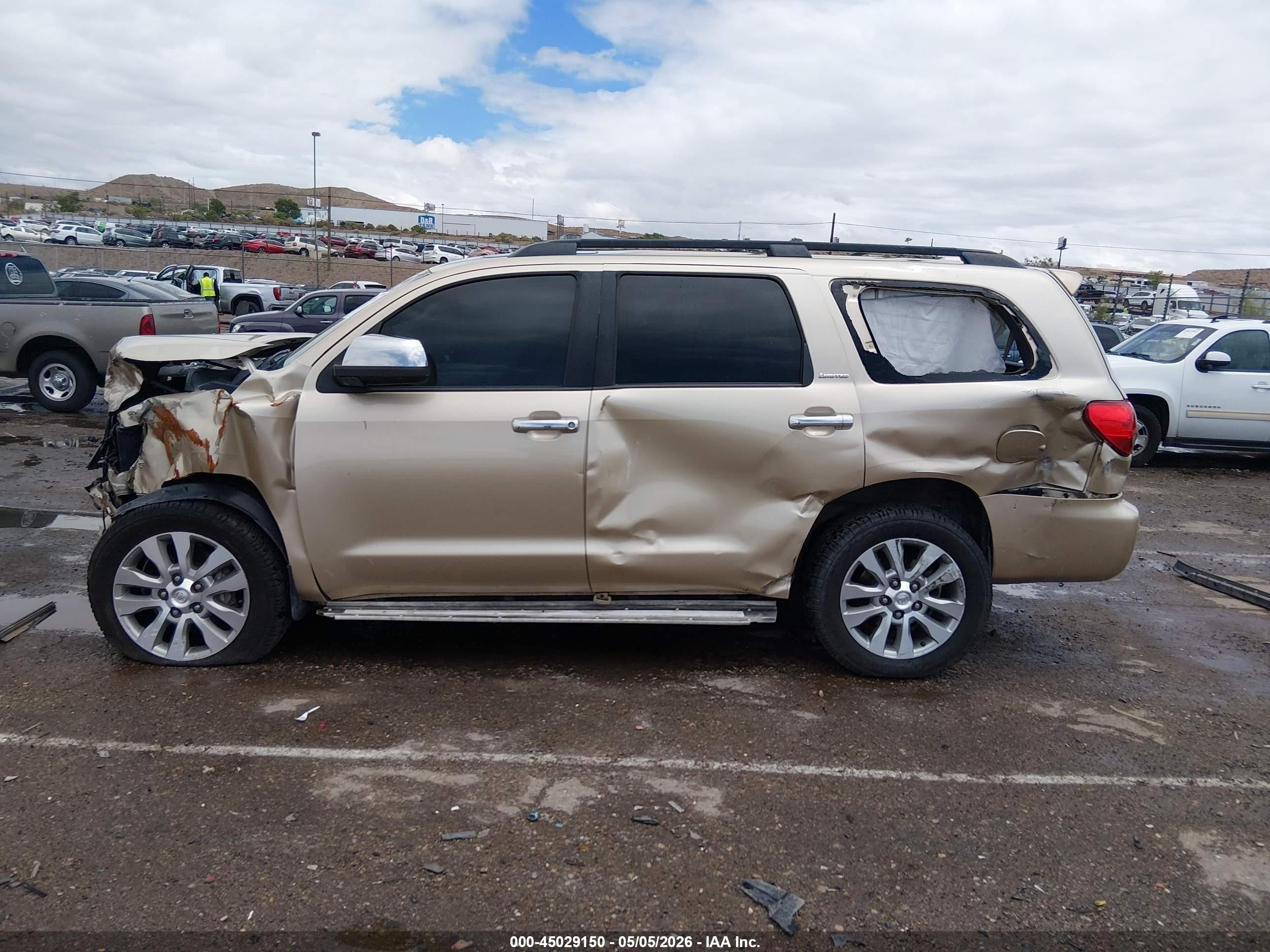 2013 Toyota Sequoia Limited 5.7l V8 Gold vin: 5TDJW5G1XDS078254