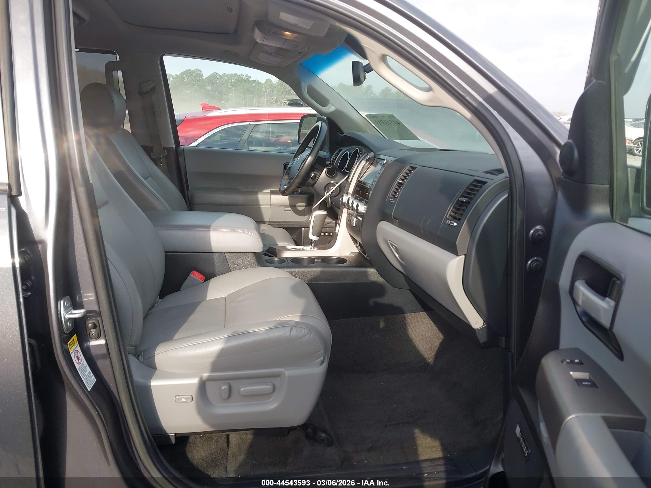 2012 Toyota Sequoia Limited 5.7l V8 Gray vin: 5TDJY5G11CS065336