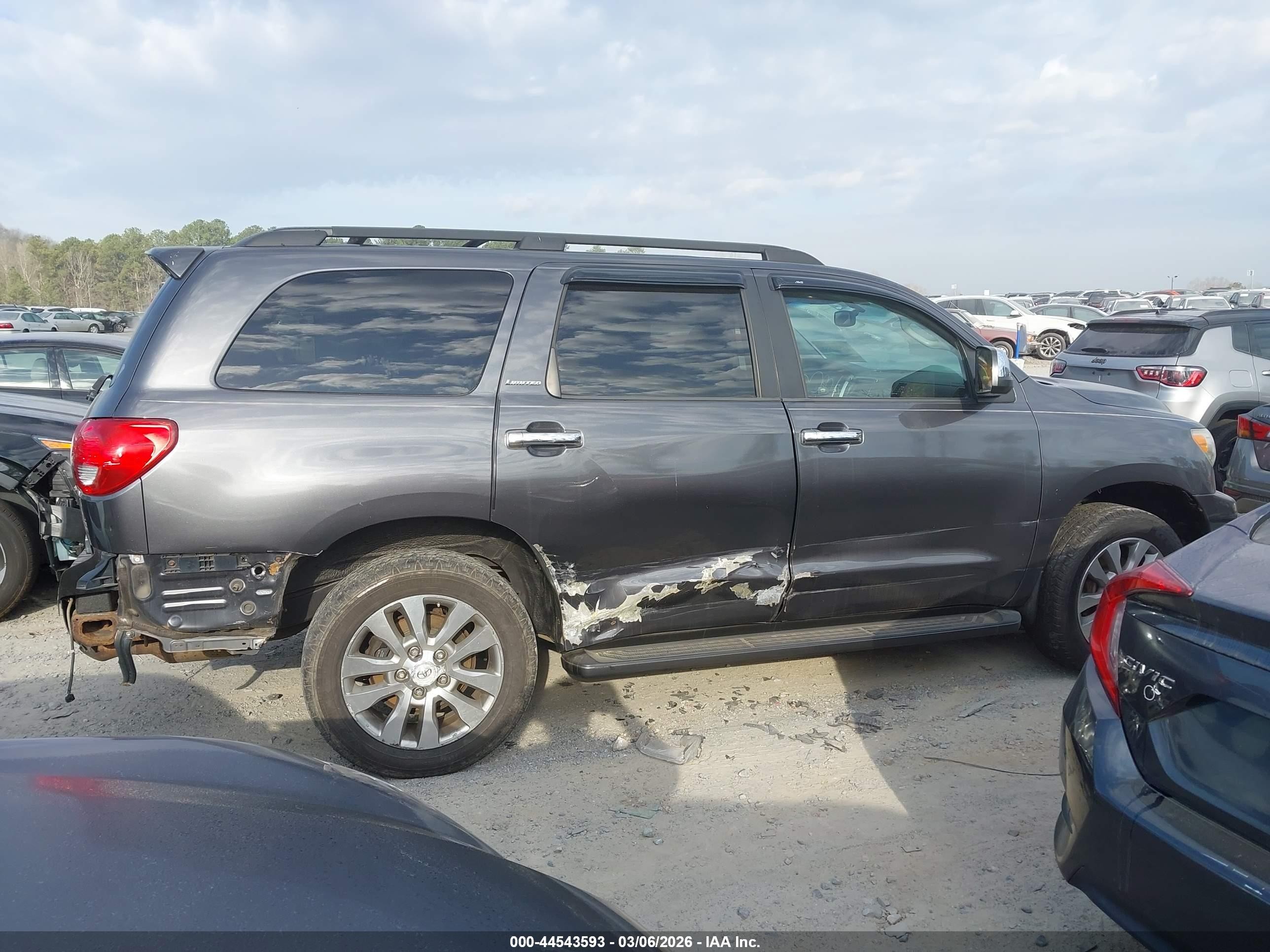 2012 Toyota Sequoia Limited 5.7l V8 Gray vin: 5TDJY5G11CS065336