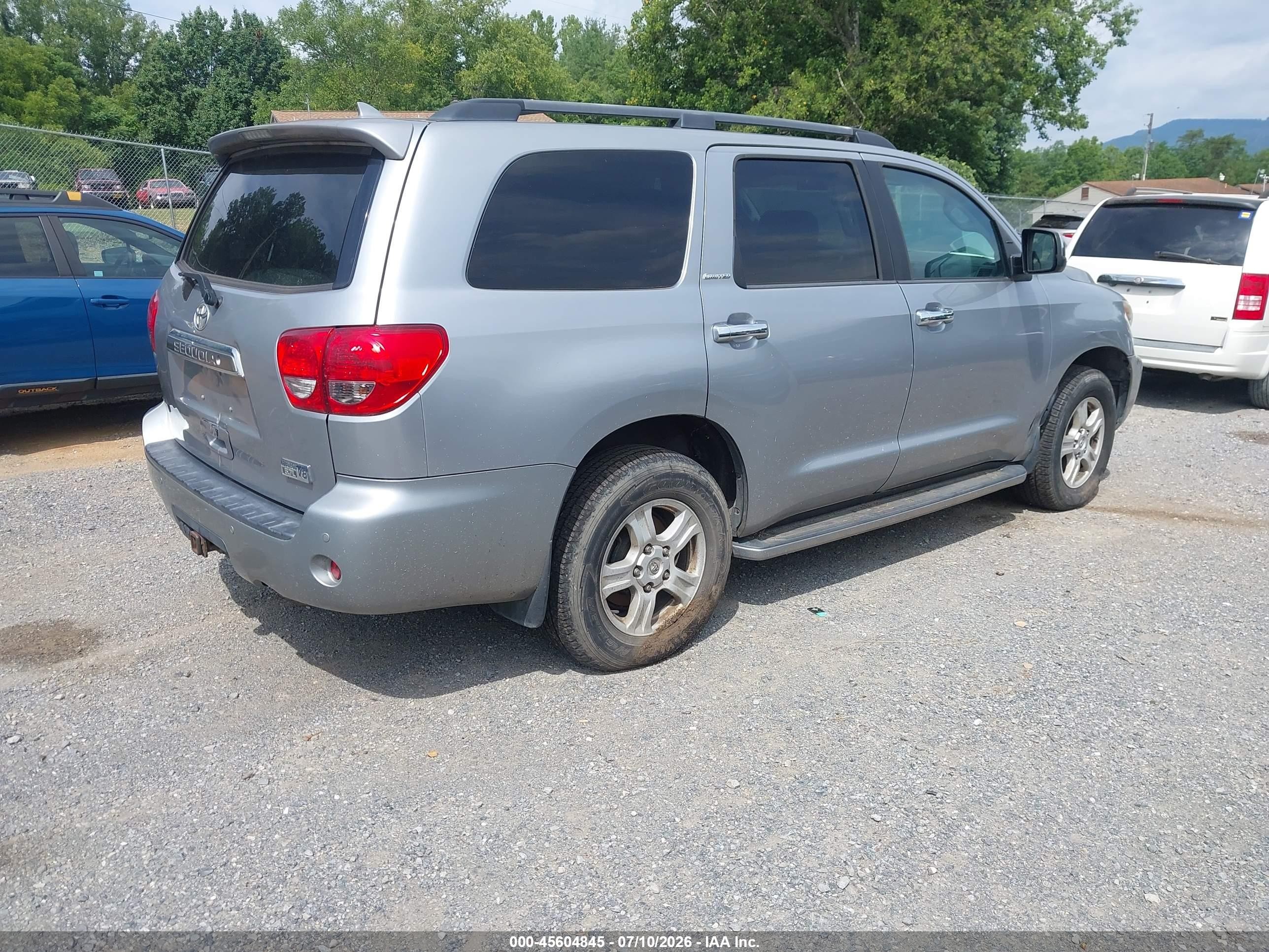 2015 Toyota Sequoia Limited 5.7l V8 Silver vin: 5TDJY5G11FS121554