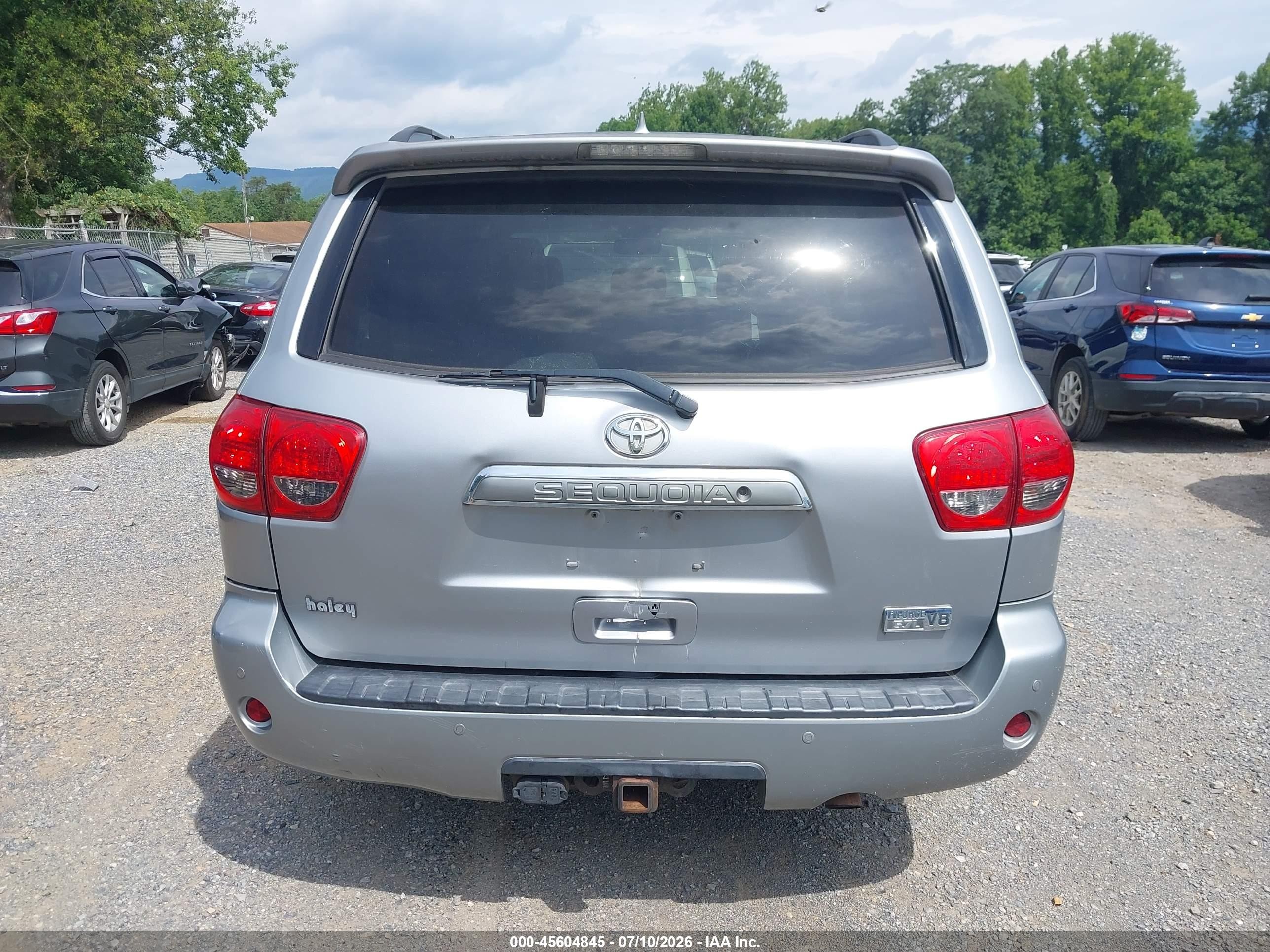 2015 Toyota Sequoia Limited 5.7l V8 Silver vin: 5TDJY5G11FS121554