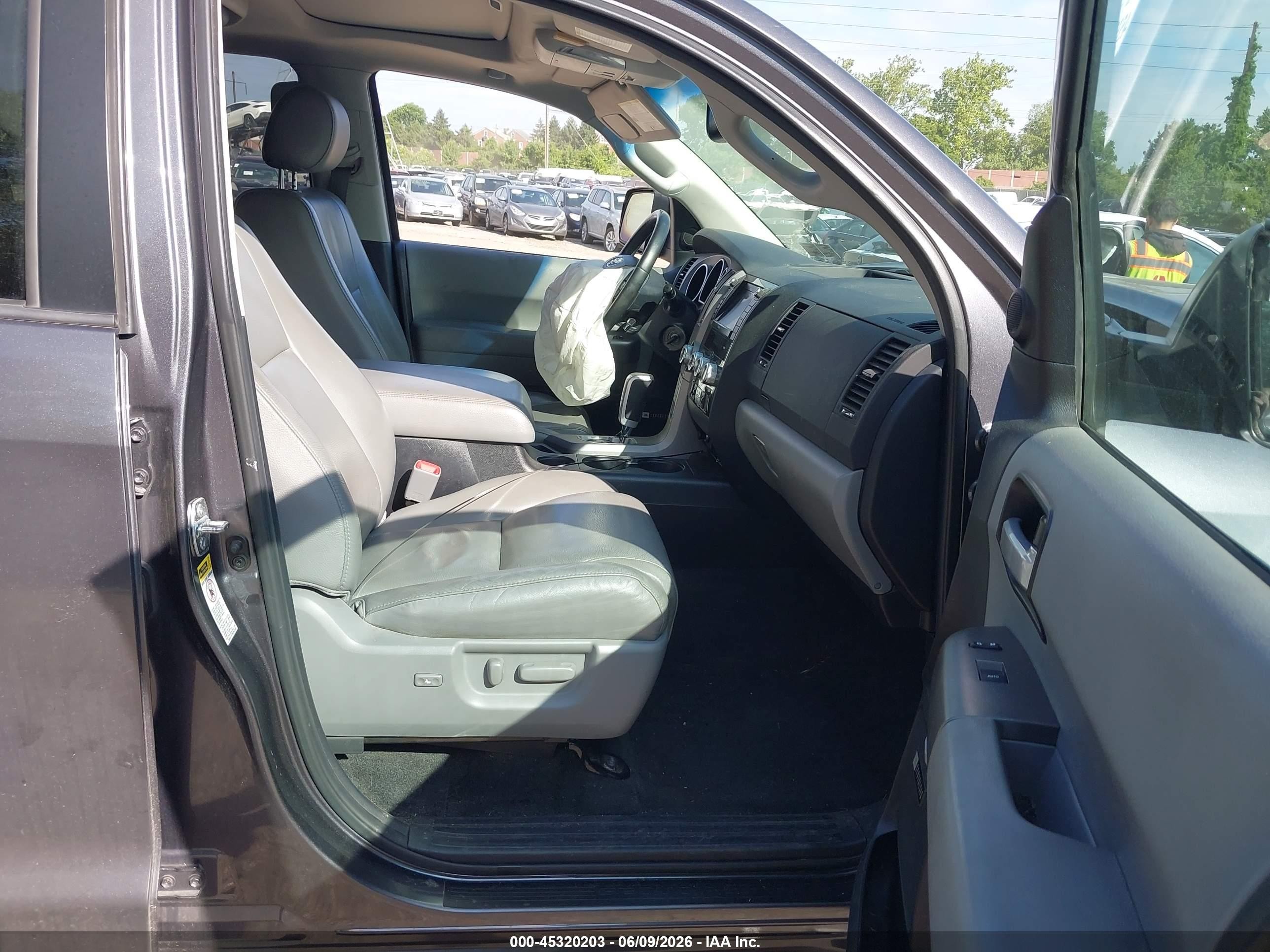 2012 Toyota Sequoia Limited 5.7l V8 Gray vin: 5TDJY5G12CS068312