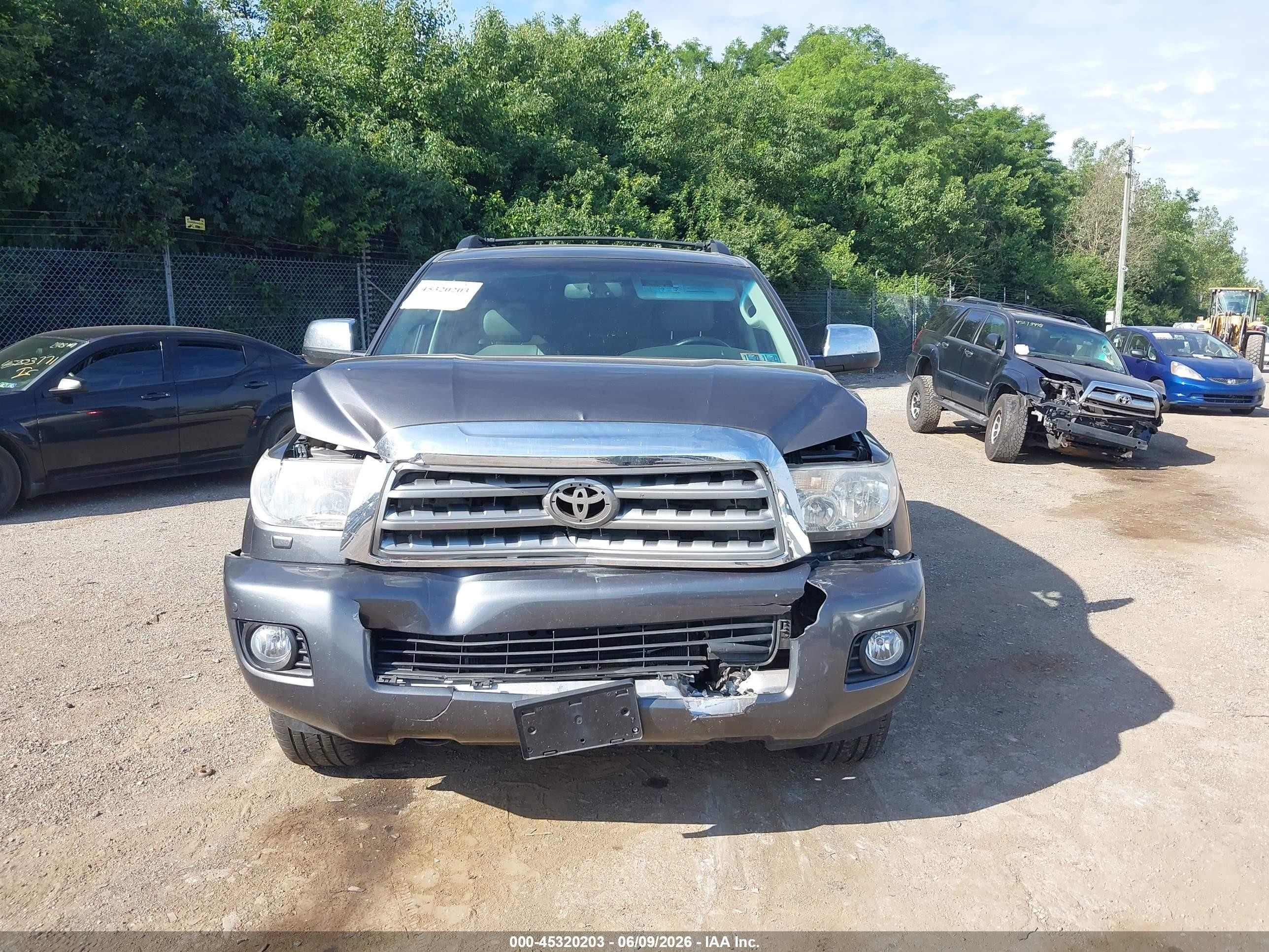 2012 Toyota Sequoia Limited 5.7l V8 Gray vin: 5TDJY5G12CS068312