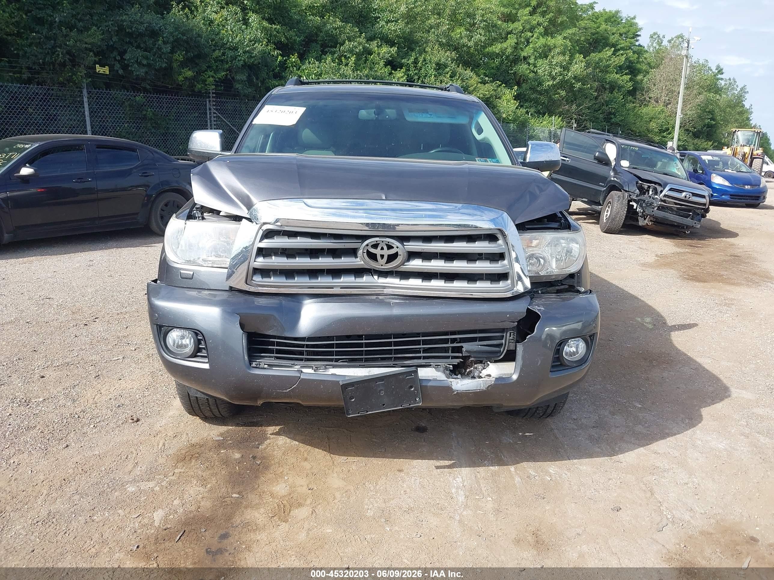 2012 Toyota Sequoia Limited 5.7l V8 Gray vin: 5TDJY5G12CS068312