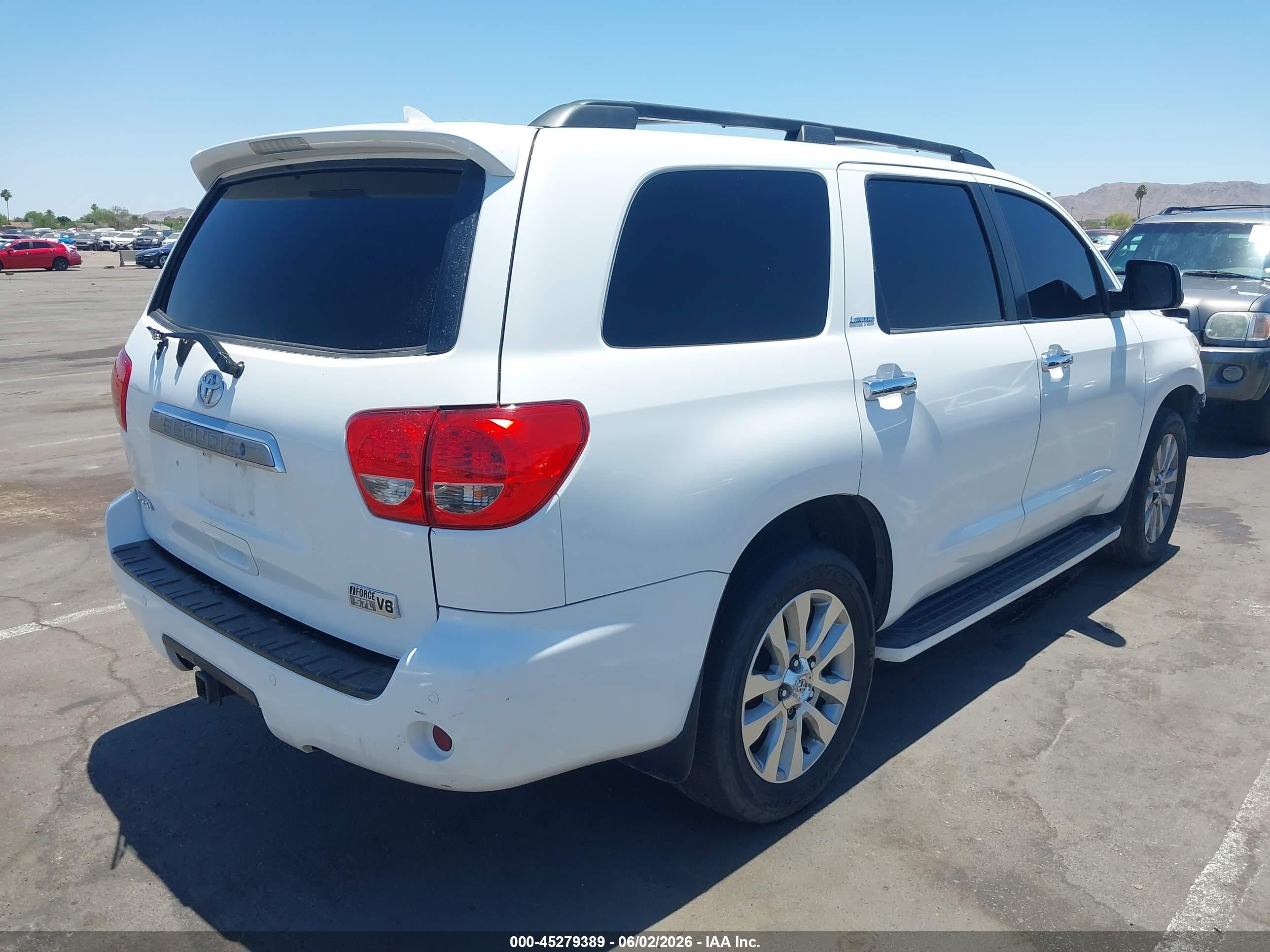 2010 Toyota Sequoia Limited 5.7l V8 White vin: 5TDJY5G13AS039222