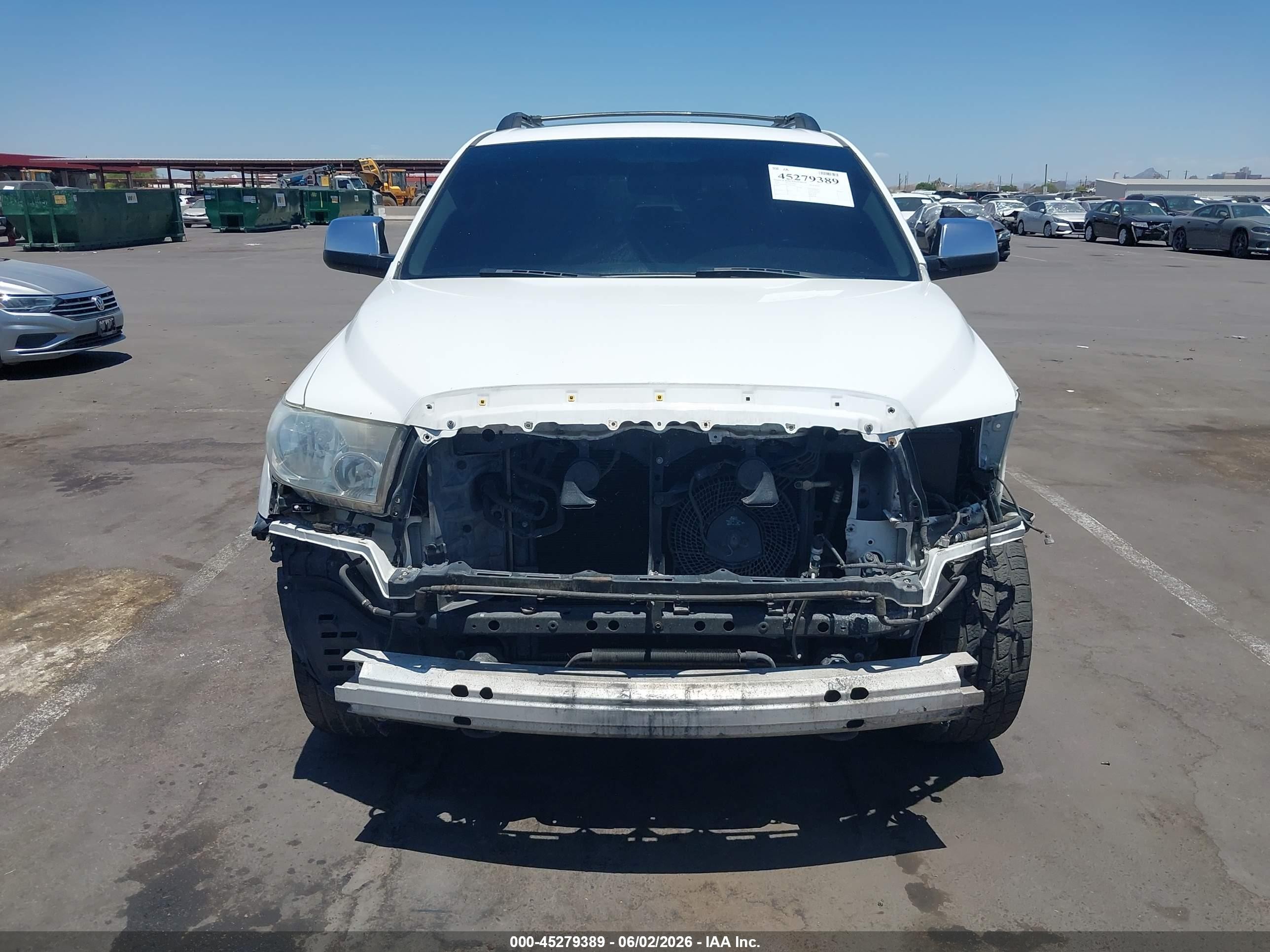 2010 Toyota Sequoia Limited 5.7l V8 White vin: 5TDJY5G13AS039222