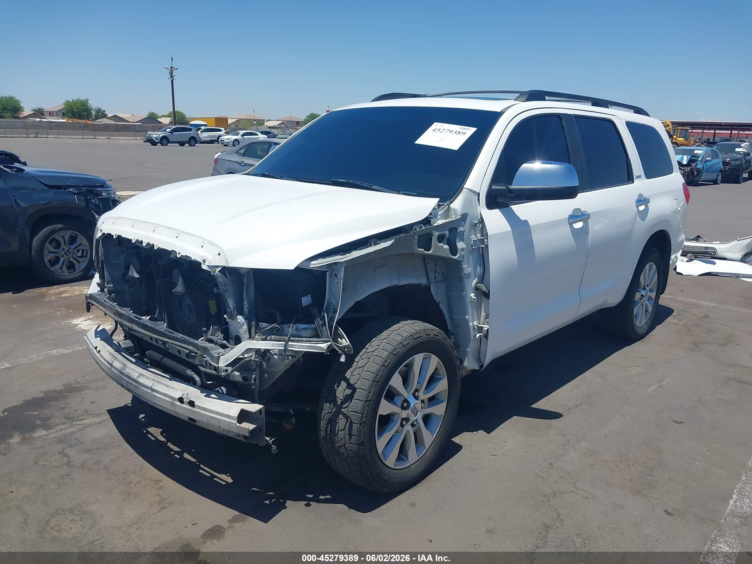 2010 Toyota Sequoia Limited 5.7l V8 White vin: 5TDJY5G13AS039222