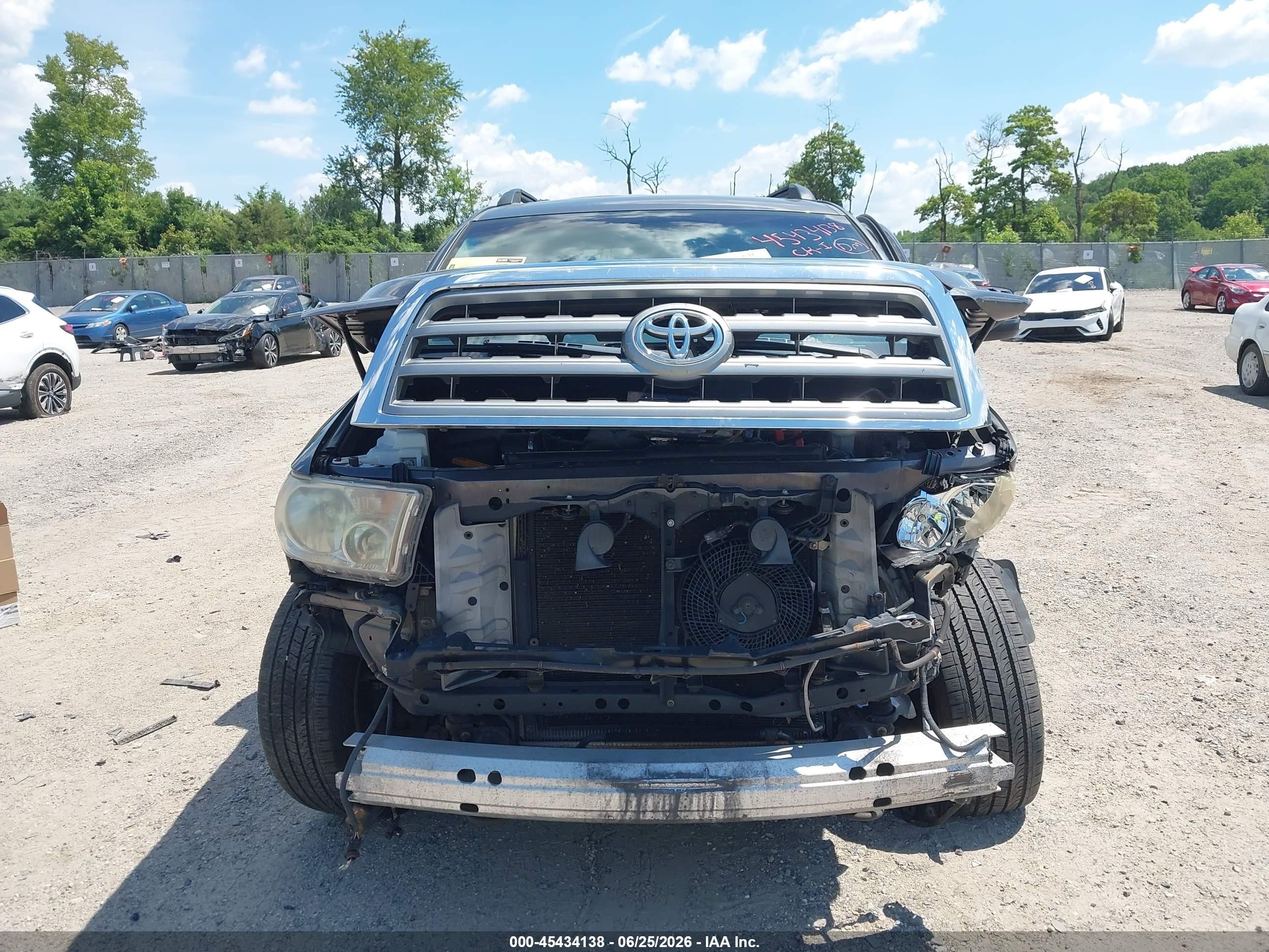 2011 Toyota Sequoia Limited 5.7l V8 Gray vin: 5TDJY5G15BS055326