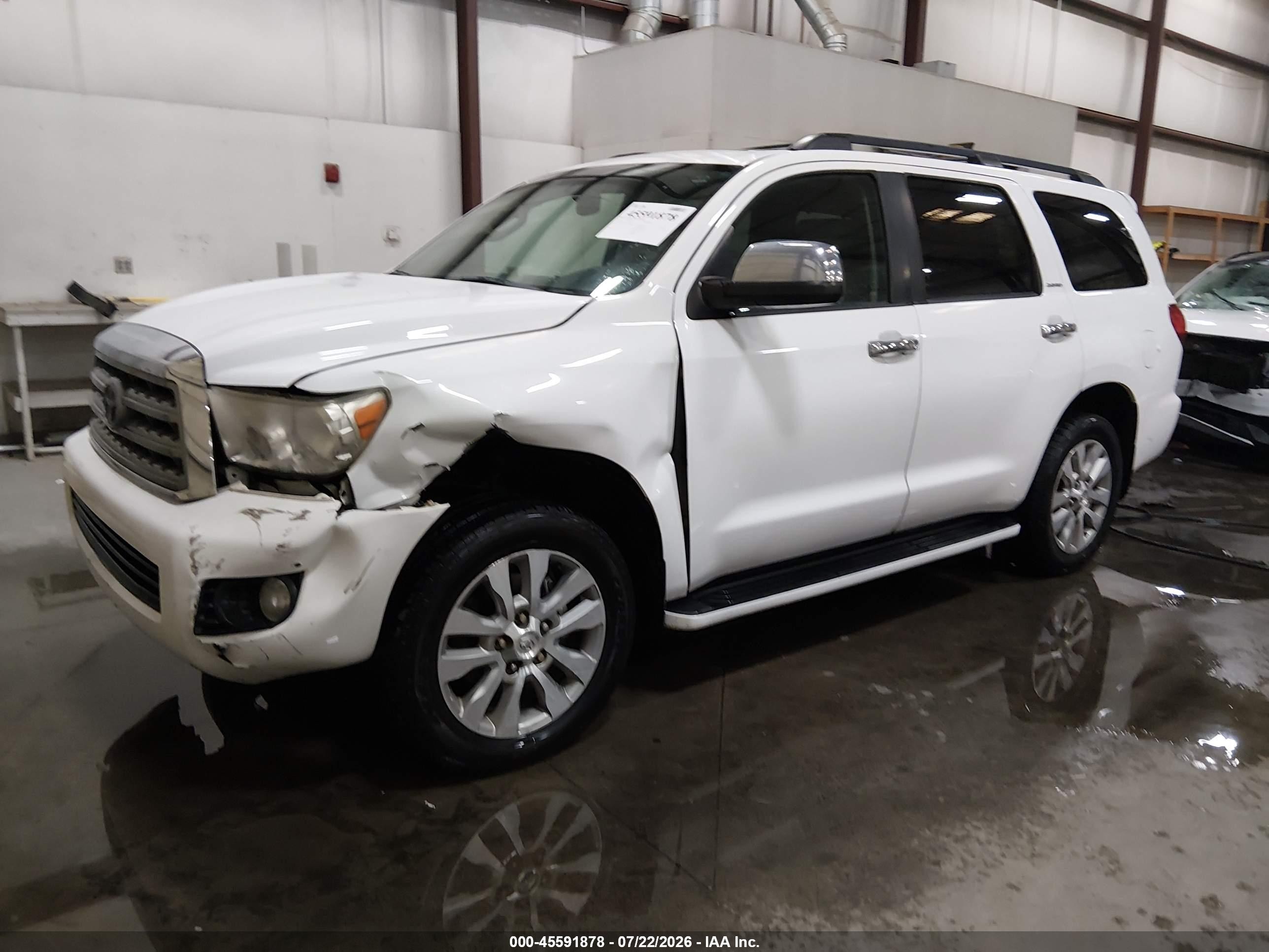 2012 Toyota Sequoia Limited 5.7l V8 White vin: 5TDJY5G15CS065727