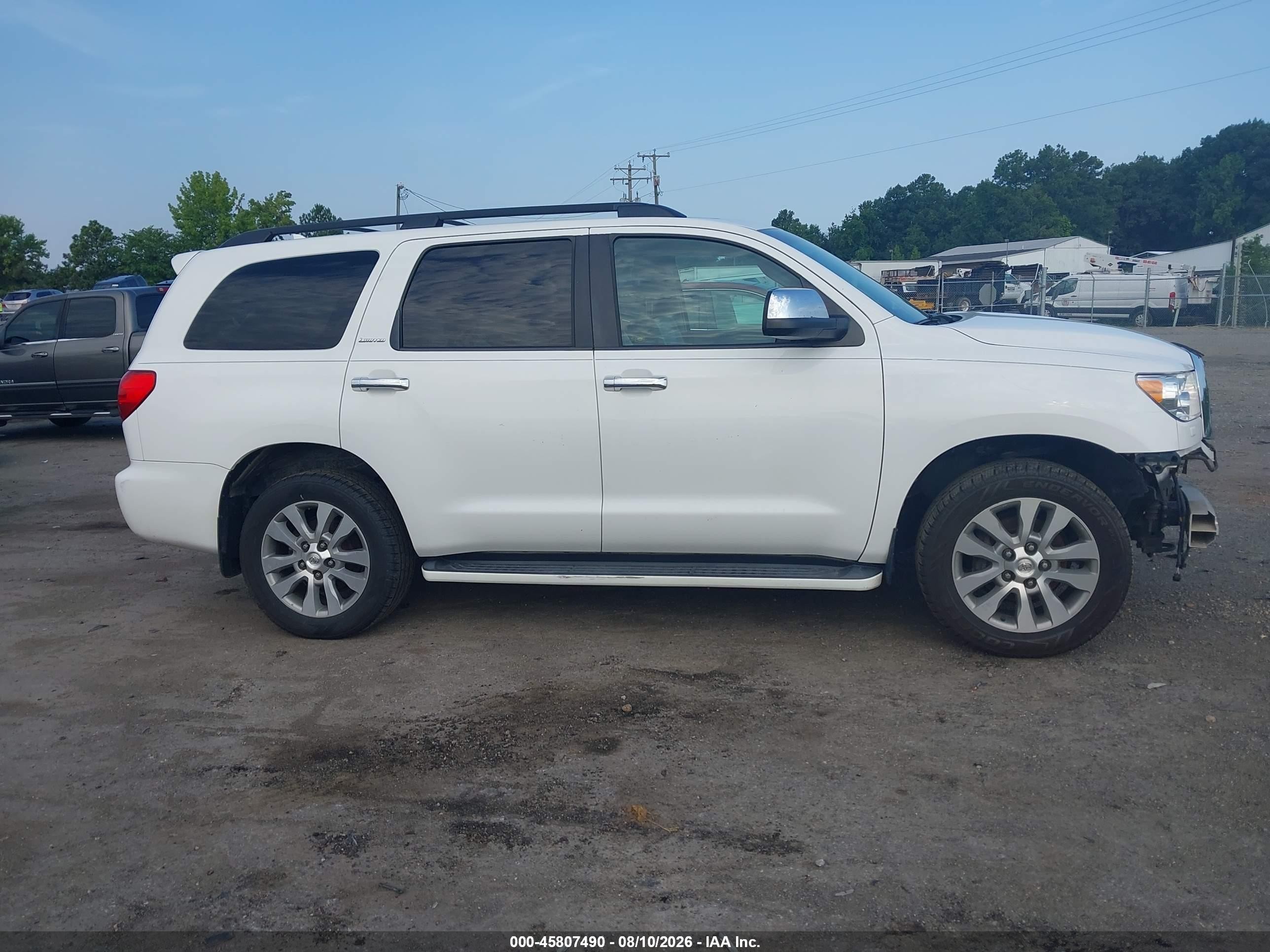 2013 Toyota Sequoia Limited 5.7l V8 White vin: 5TDJY5G15DS089608