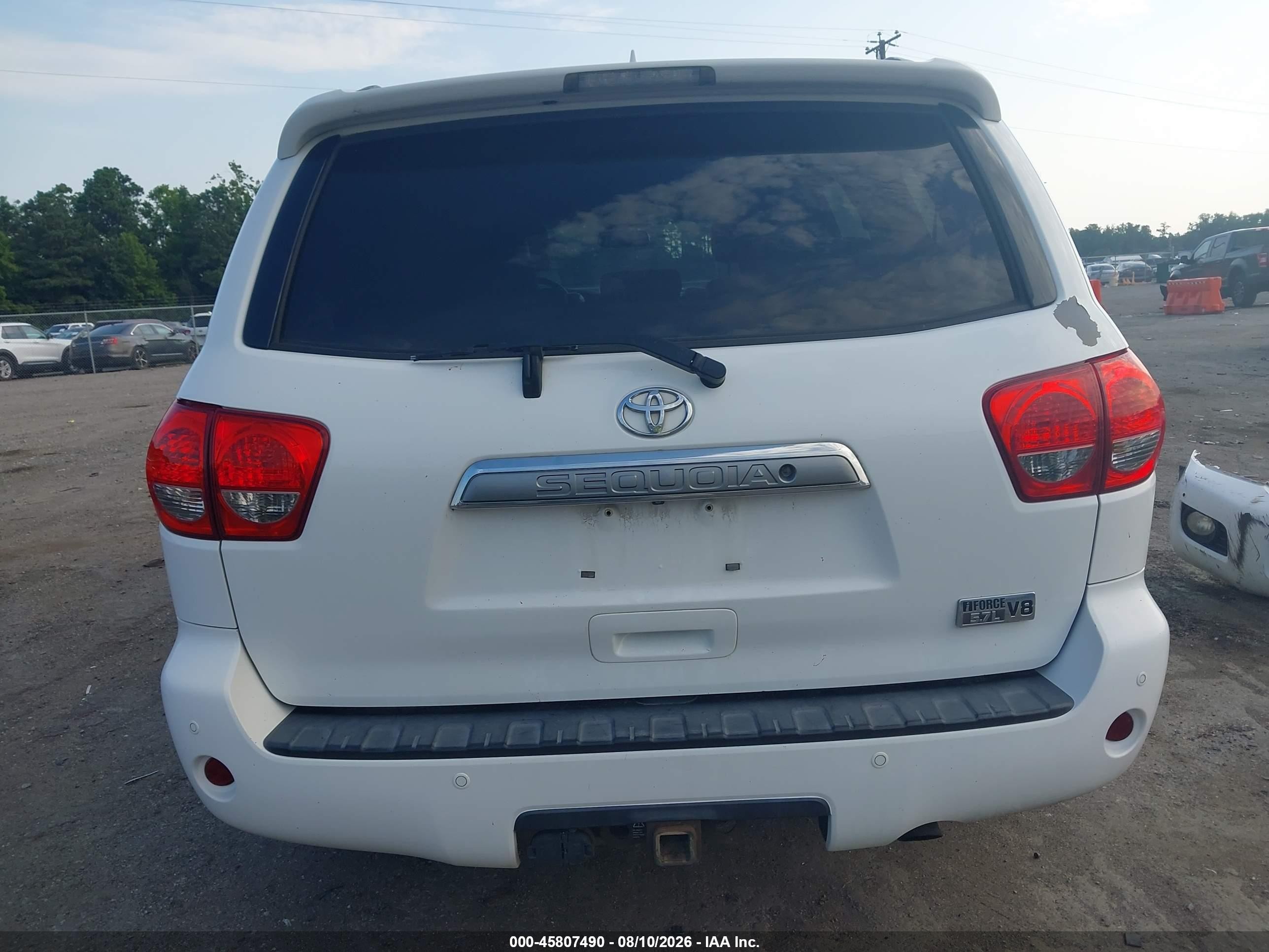 2013 Toyota Sequoia Limited 5.7l V8 White vin: 5TDJY5G15DS089608