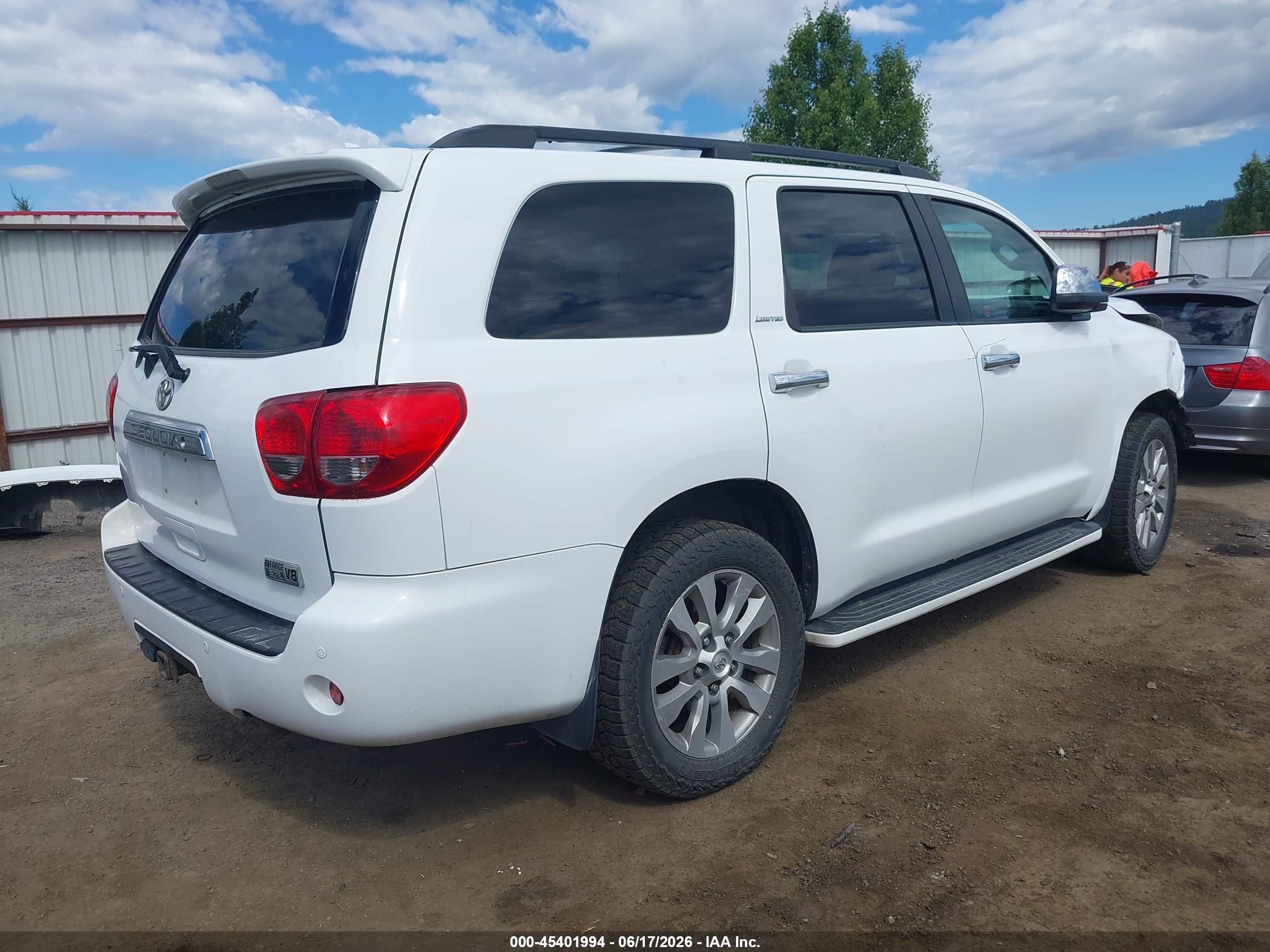 2013 Toyota Sequoia Limited 5.7l V8 White vin: 5TDJY5G16DS077337