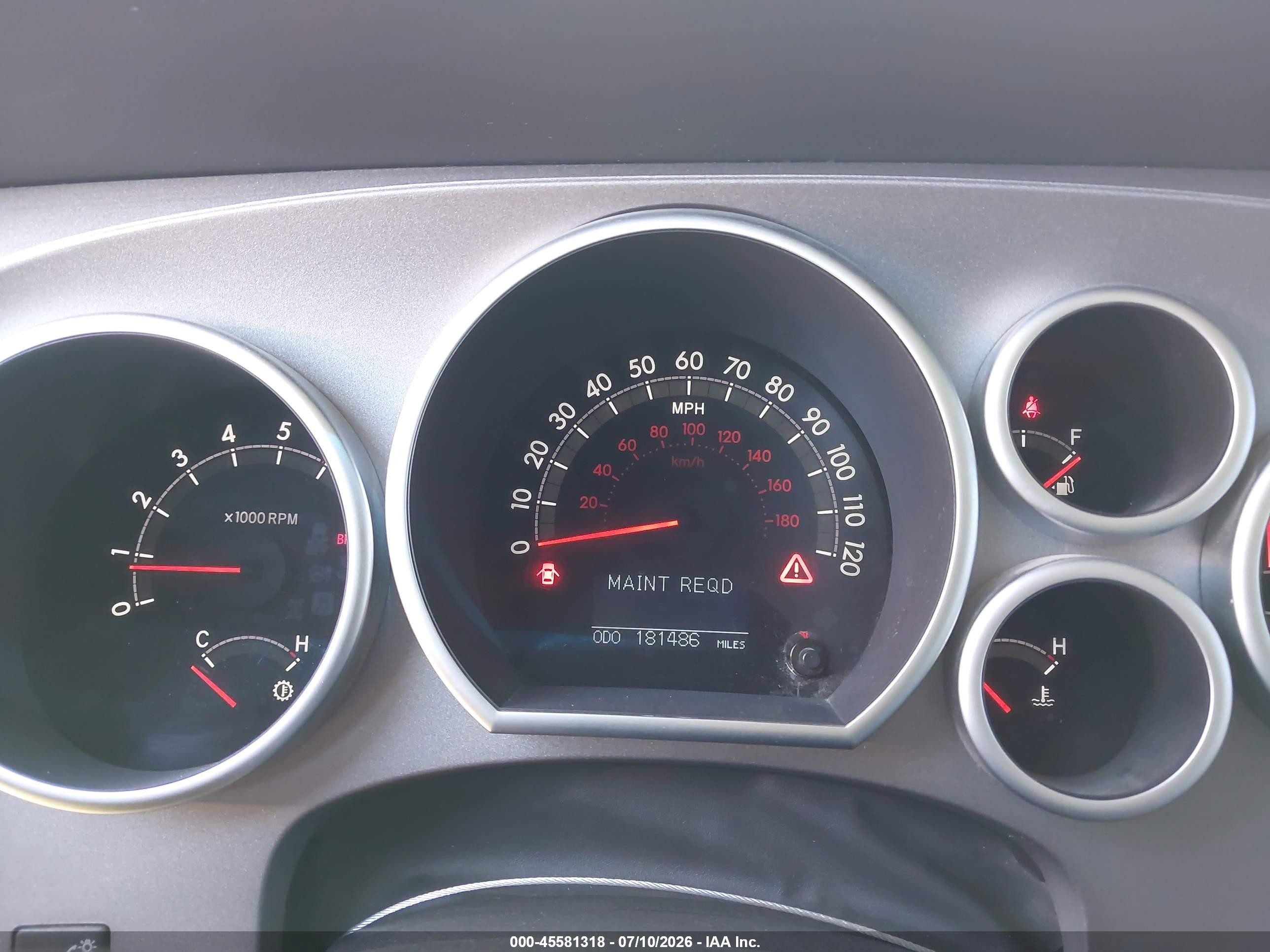2012 Toyota Sequoia Limited 5.7l V8 Белый vin: 5TDJY5G17CS066281
